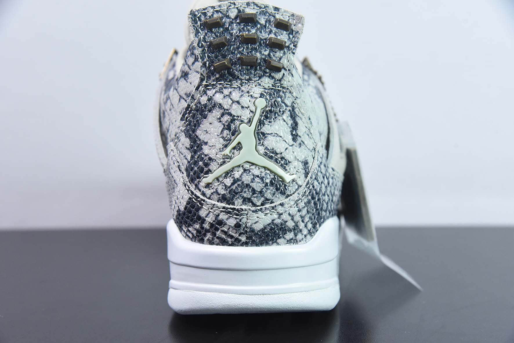 乔丹Air Jordan 4  Sneakeskin  AJ4乔4 蟒蛇纹文化篮球鞋纯原版本 货号：819139-030 