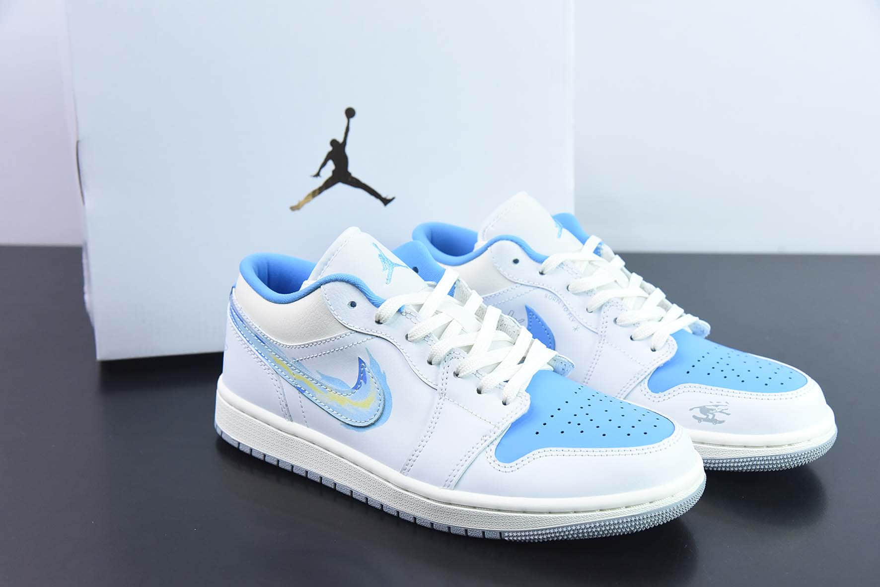 乔丹Air Jordan 1 Low AJ1动漫白蓝低帮文化篮球鞋纯原版本 货号：FJ7219-441