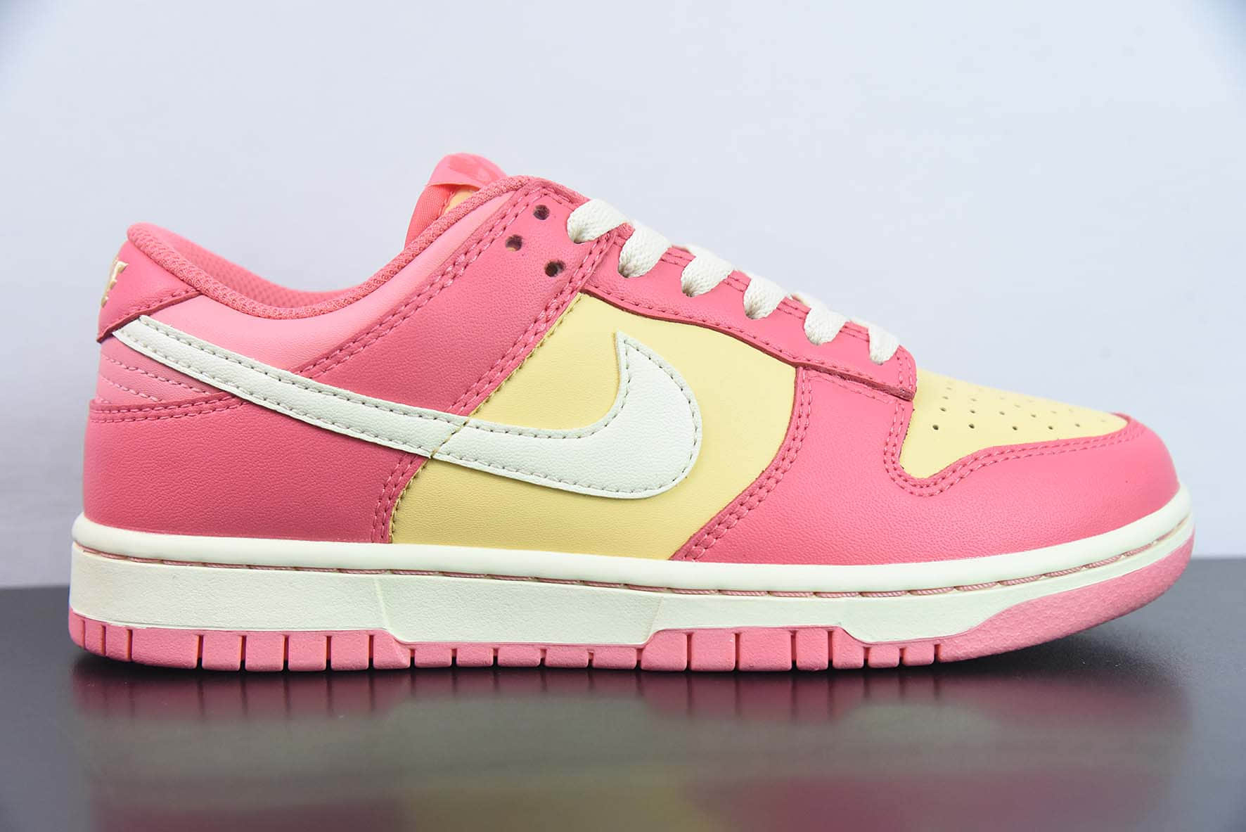 耐克Nike SB Dunk Low 草莓奶昔黄粉SB低帮休闲滑板鞋纯原版本 货号：DH9765-200 