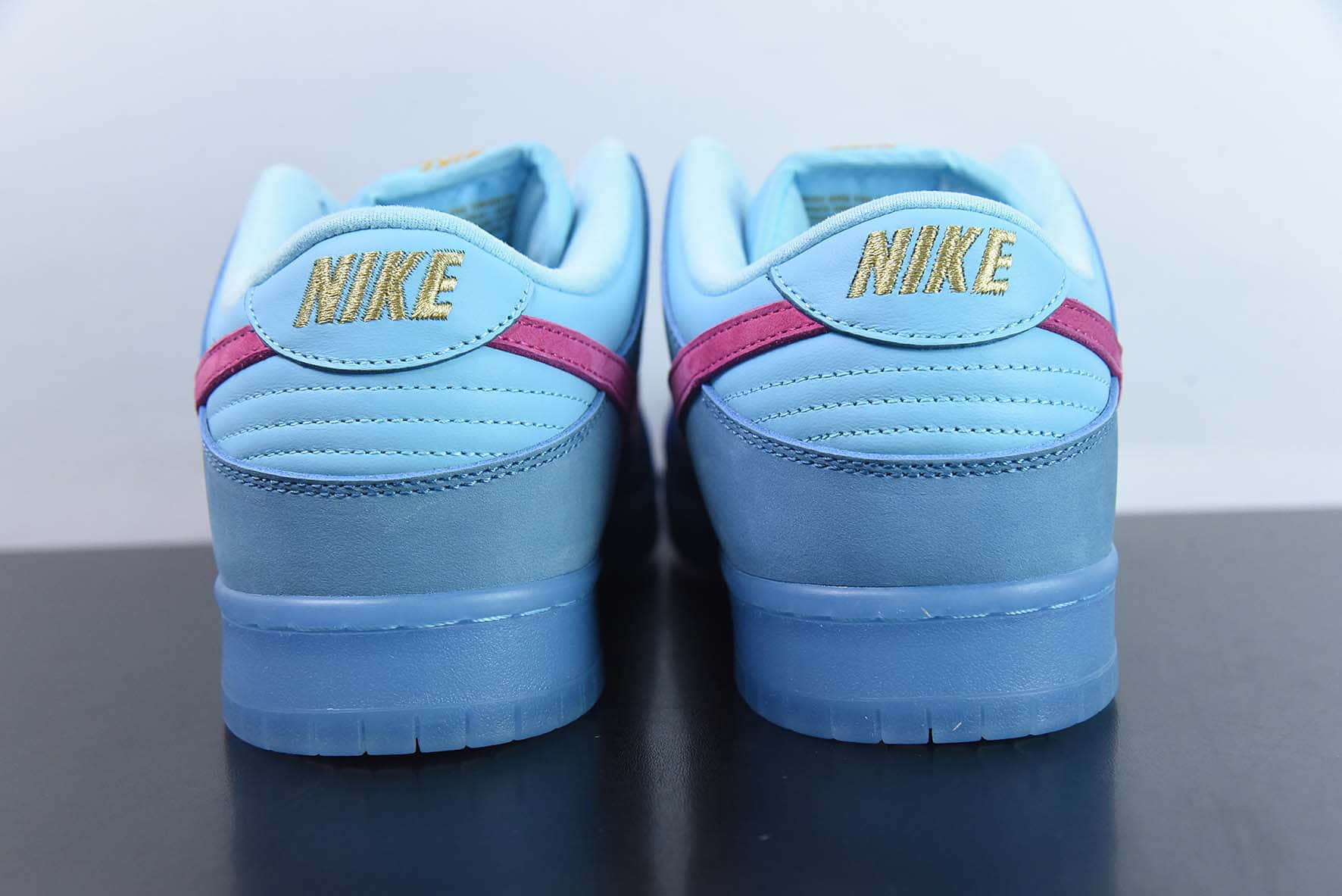 耐克Nike Run The Jewels × Nike Dunk SB Low 说唱歌手联名蓝毛怪SB低帮休闲滑板鞋纯原版本 货号: DO9404-400
