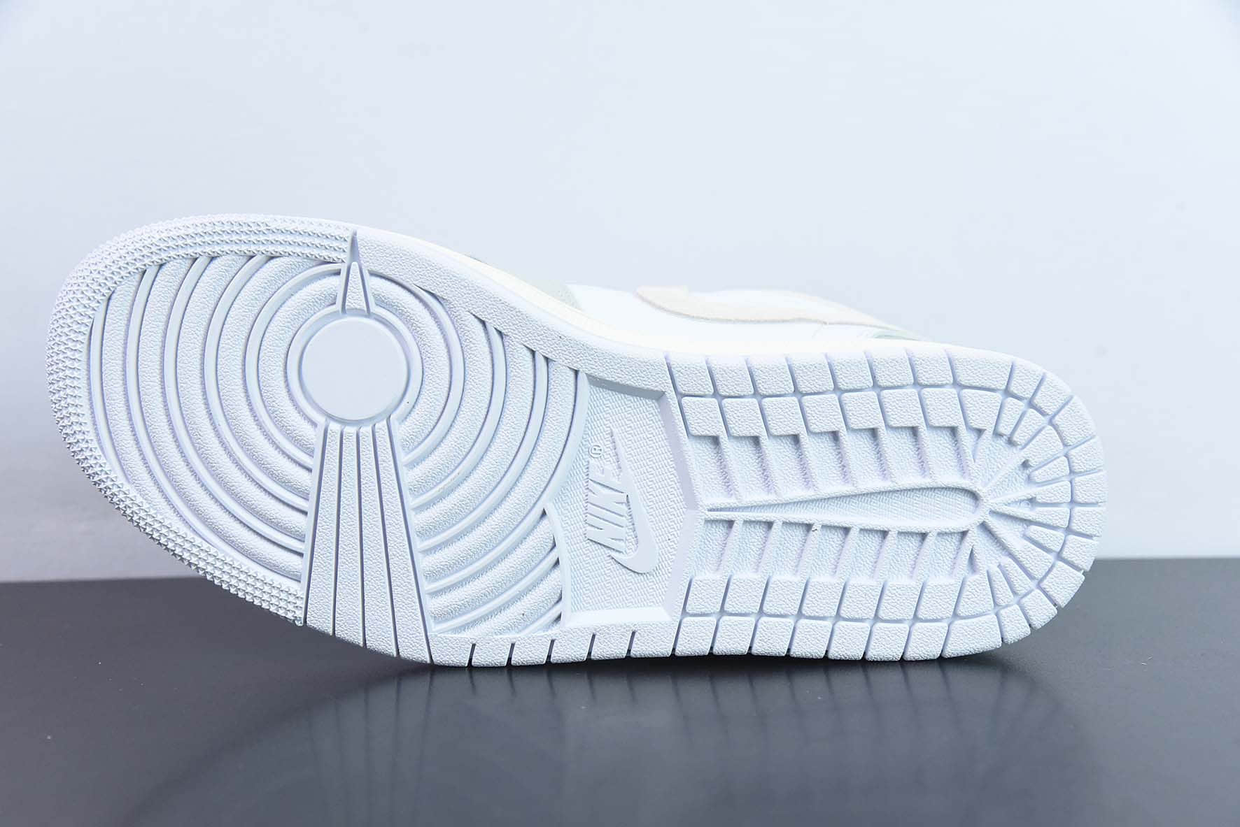 乔丹Air Jordan 1 Low AJ1白灰低帮复古文化篮球鞋纯原版本 货号：DN1635-002