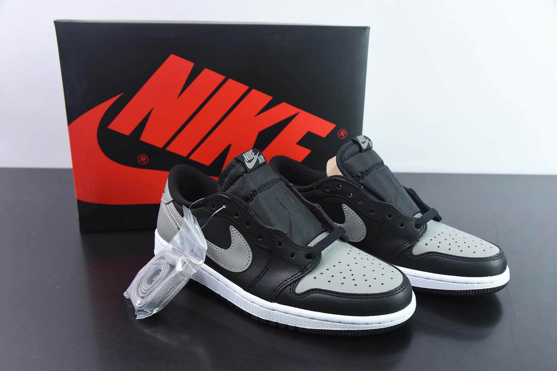 乔丹Air Jordan 1 Low OG 系列影子灰配色低帮复古篮球鞋纯原版本 货号：705329-003