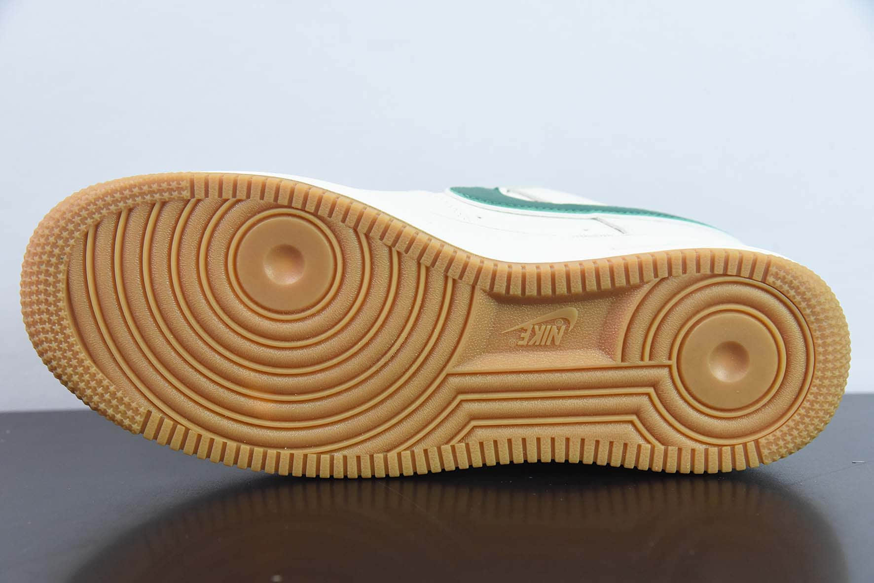 耐克Nike Air Force 1’07 LowMilky WhiteGreyGum奶白深绿小钩满天星生胶底空军一号低帮休闲板鞋纯原版本 货号:HD1689-103