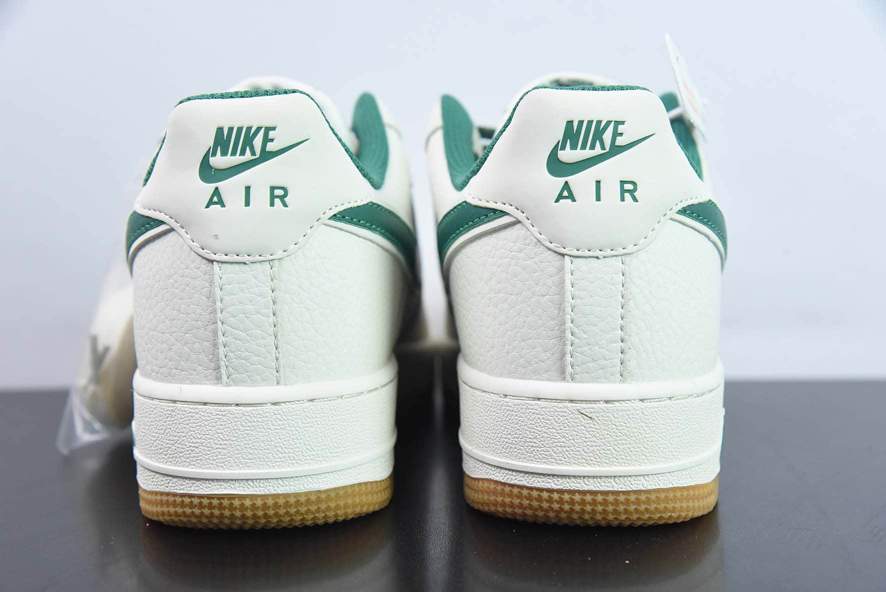 耐克Nike Air Force 1’07 LowMilky WhiteGreyGum奶白深绿小钩满天星生胶底空军一号低帮休闲板鞋纯原版本 货号:HD1689-103