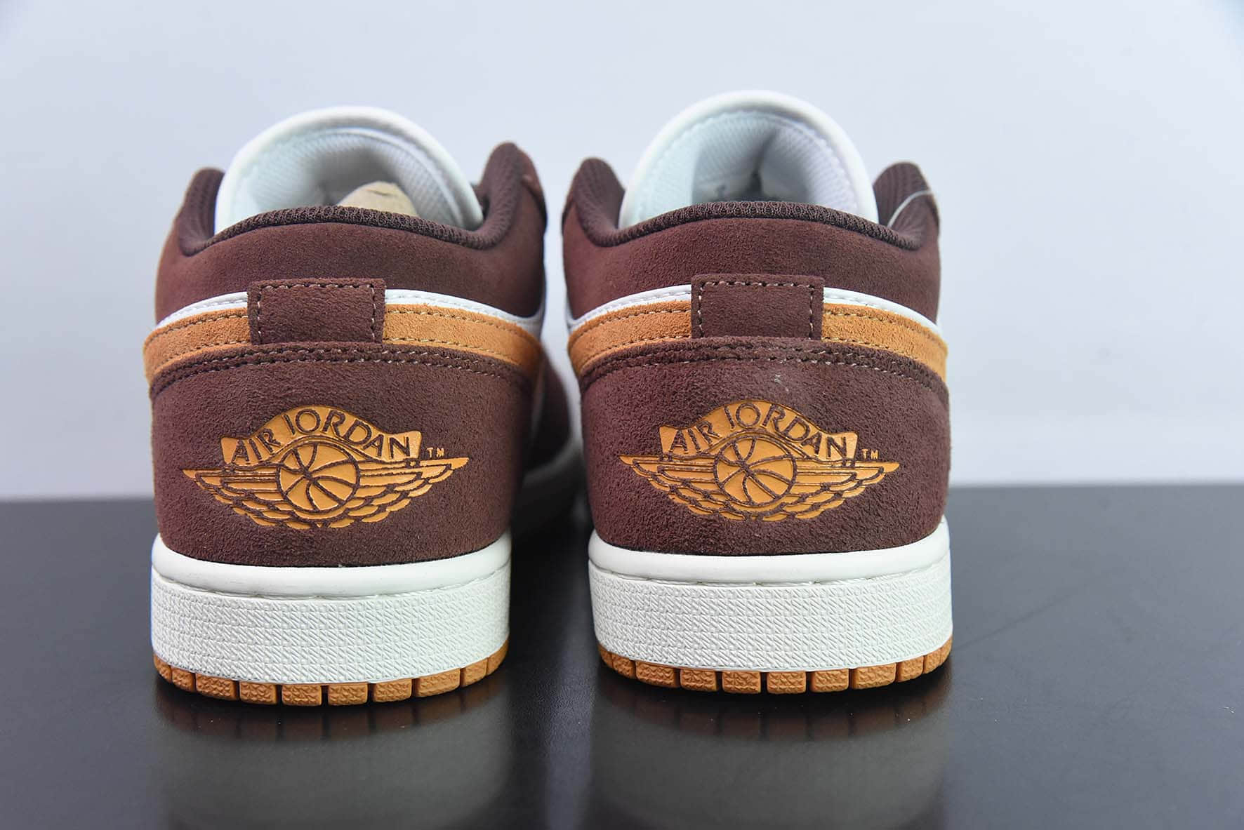 乔丹Air Jordan 1 Low Cacao Wow AJ1 乔1白棕摩卡低帮文化休闲板鞋纯原版本 货号:FB2216-200