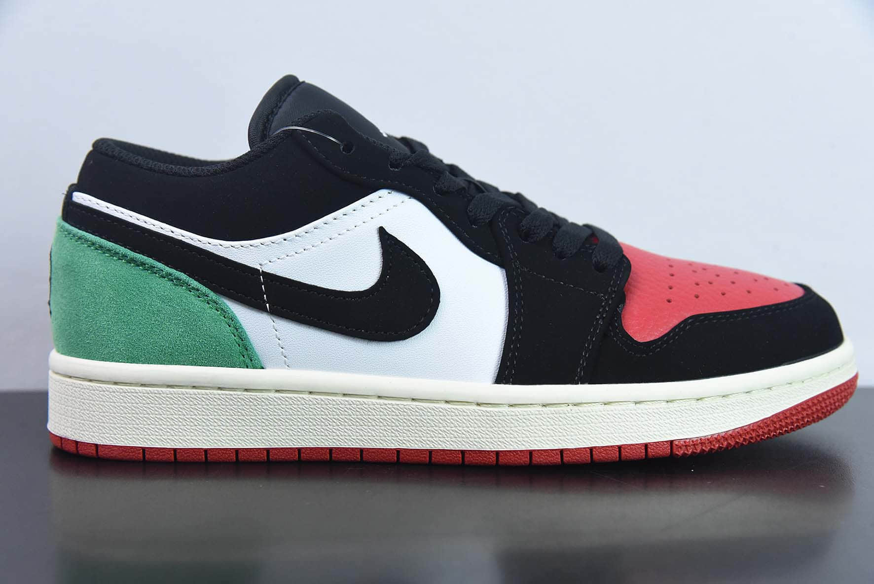 乔丹Air Jordan 1 Low Quai 54 AJ1锦标赛黑红绿鸳鸯20周年特别款低帮文化休闲板鞋纯原版本 货号：FQ6703-100