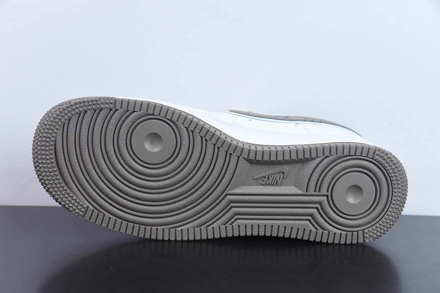 耐克NIke Air Force 1 '07 Low “LV联名暗夜精灵--深灰牛仔”空军一号低帮休闲板鞋纯原版本 货号:CV0670-300