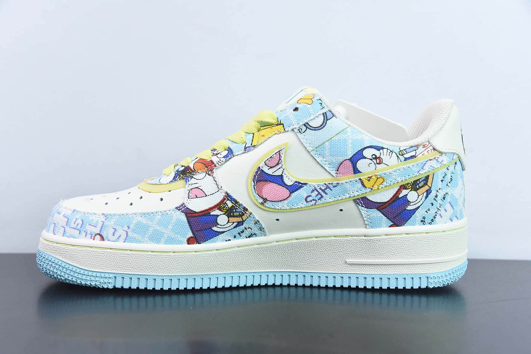 耐克Nike Air Force 1’07 LowDoraemo米白浅蓝黄哆啦A梦叮当猫空军一号低帮休闲板鞋纯原版本 货号:FB0607-055