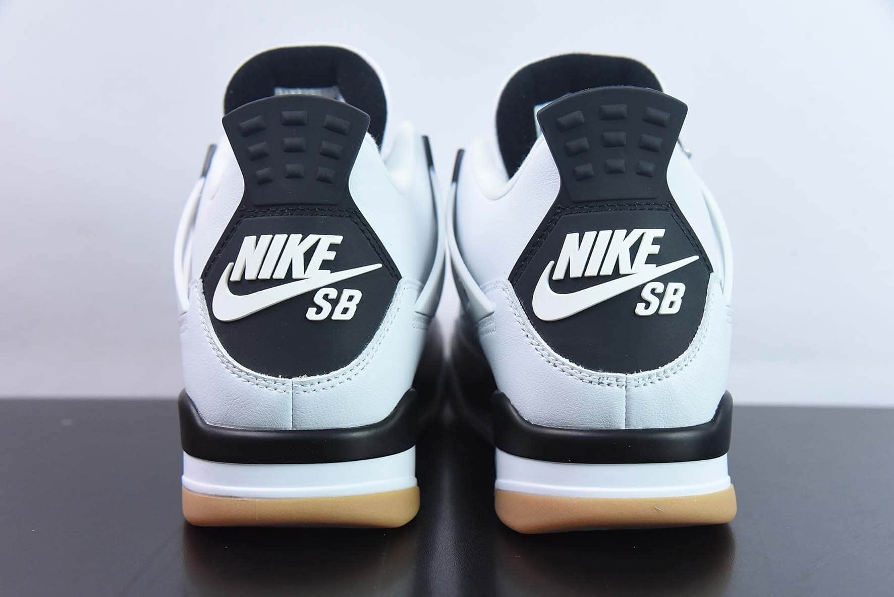 乔丹Air Jordan Nike SB x Air Jordan 4 Pine Green AJ4SB联名奶白黑生胶复古文化篮球鞋纯原版本 货号：DR5415-101