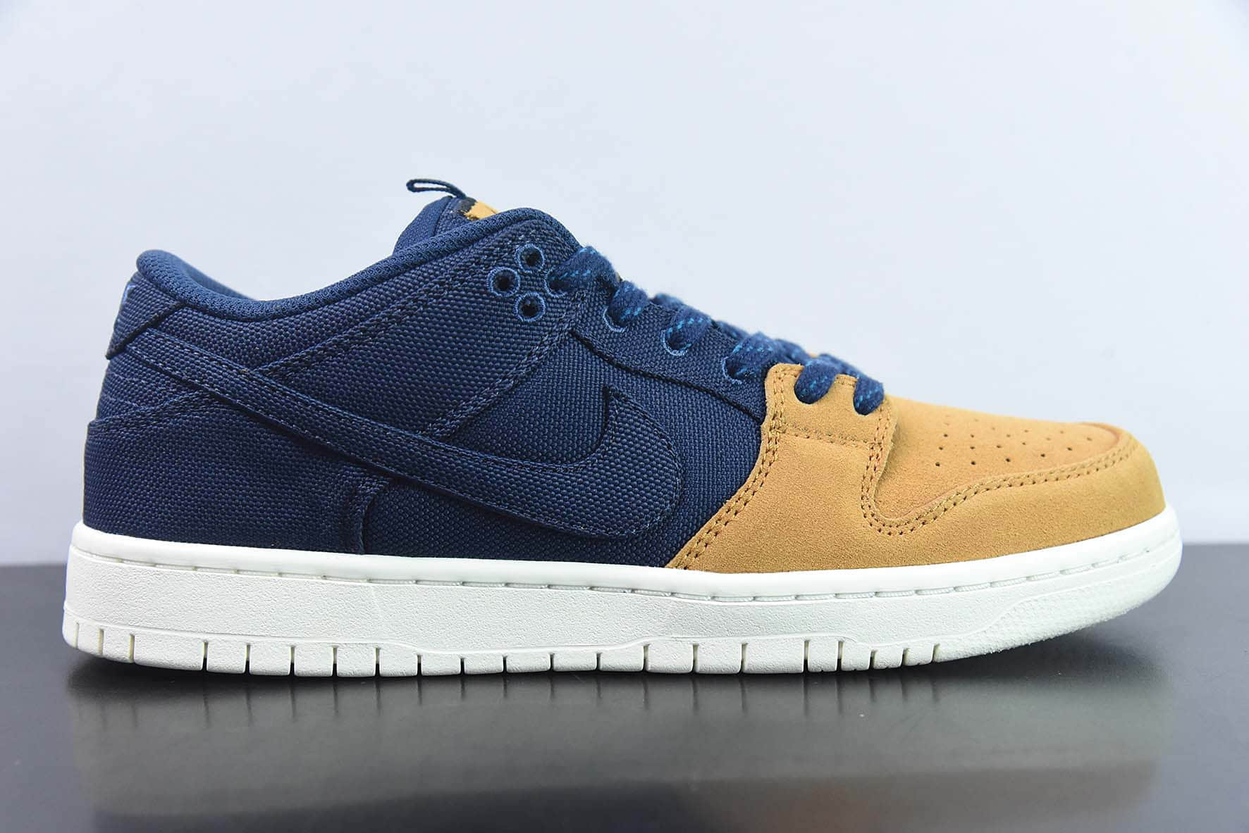 耐克Nike SB Dunk Low Pro PRMMidnight NavyOchre午夜蓝沙漠黄SB扣篮系列低帮休闲运动滑板板鞋纯原版本 货号:DX6775-400