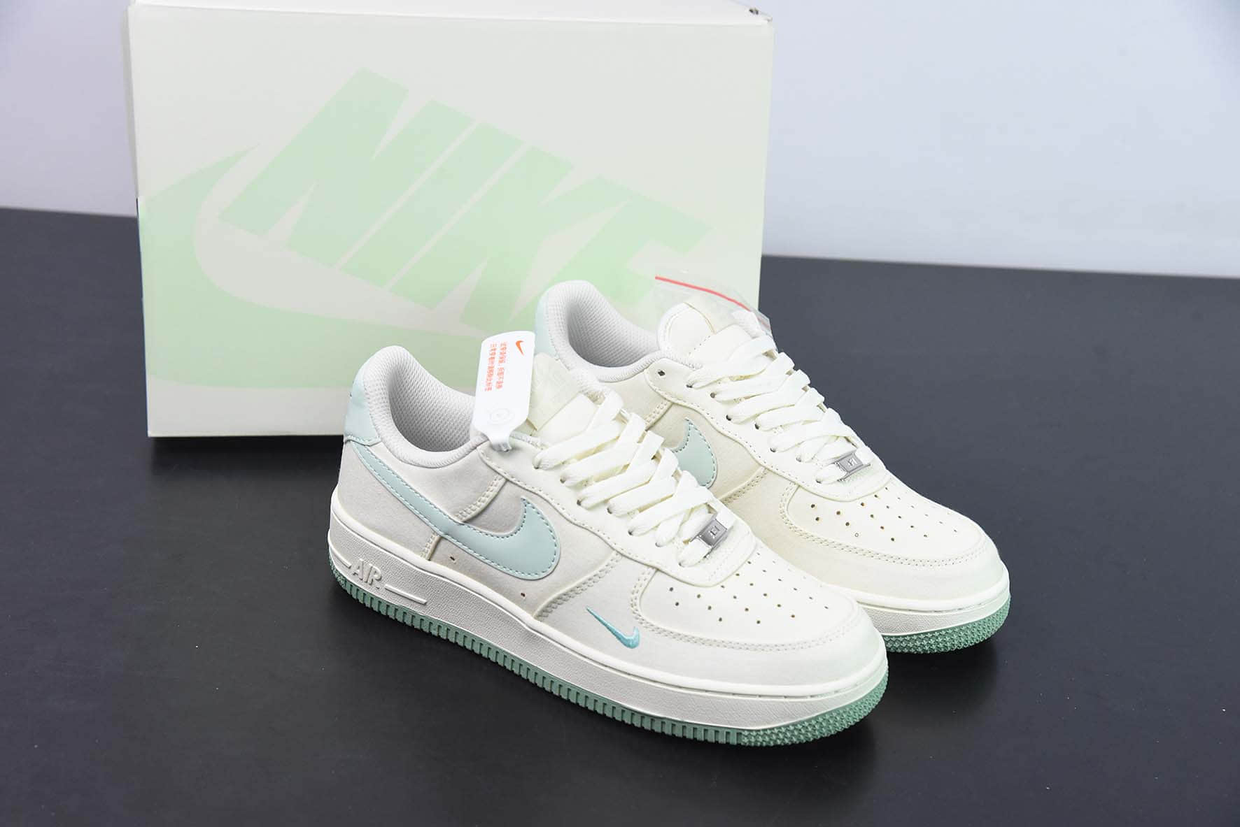 耐克Nike Air Force 1 Low米白蓝双勾空军一号低帮运动休闲板鞋纯原版本 货号：ME0112-555 