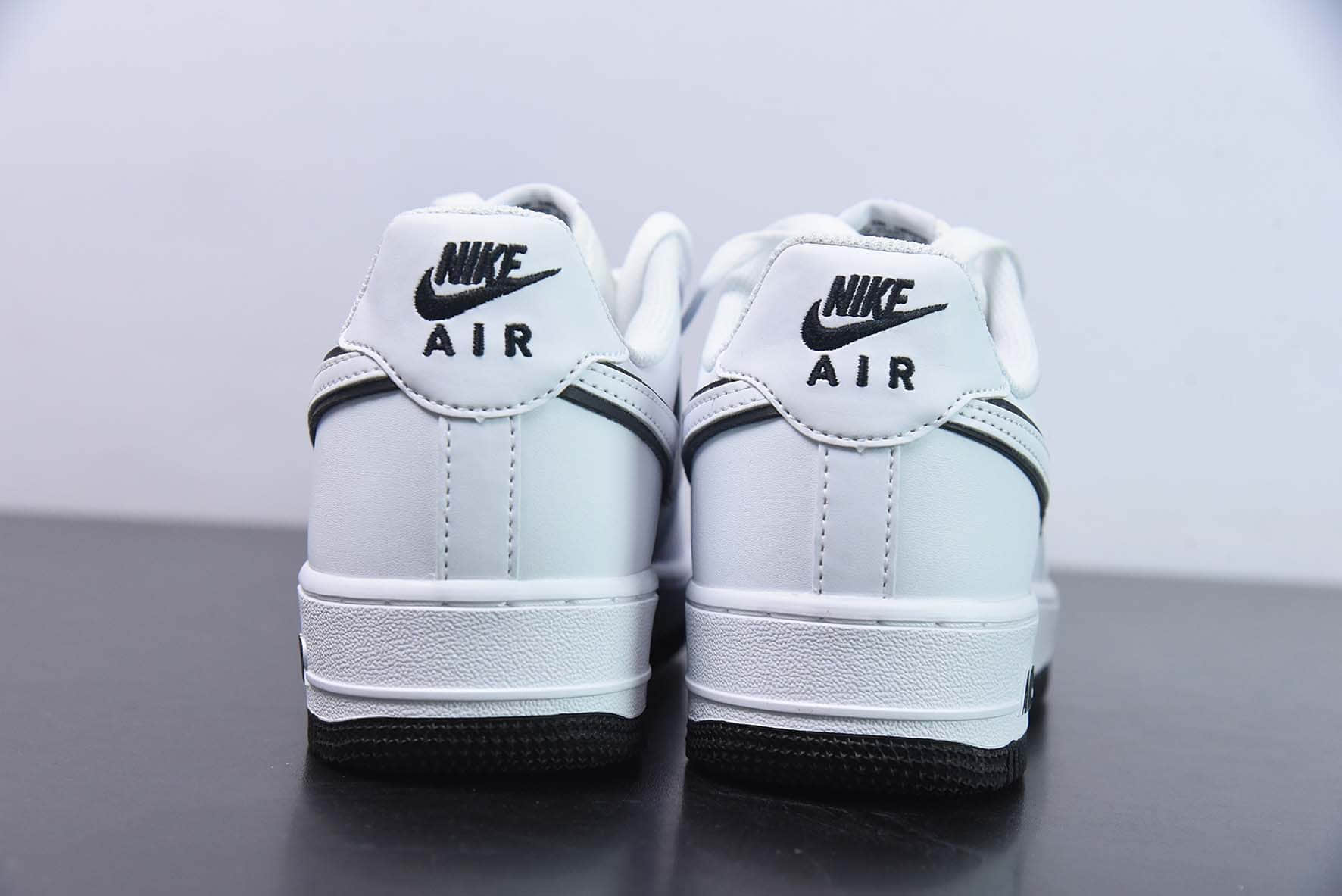 耐克Nike Air Force 1 Low 白黑空军一号低帮运动休闲板鞋纯原版本 货号：DV0788-103