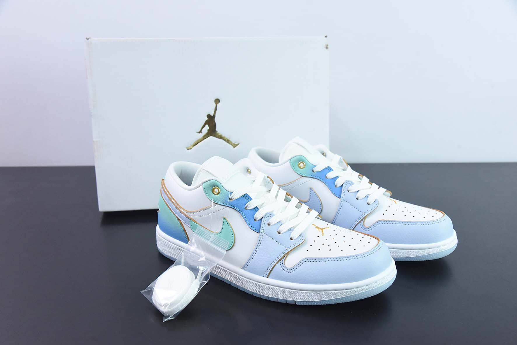乔丹Air Jordan 1 Low SE”Emerald Rise“AJ1白蓝海盐冰蓝低帮经典复古文化休闲运动篮球鞋纯原版本 货号：FN8899-131