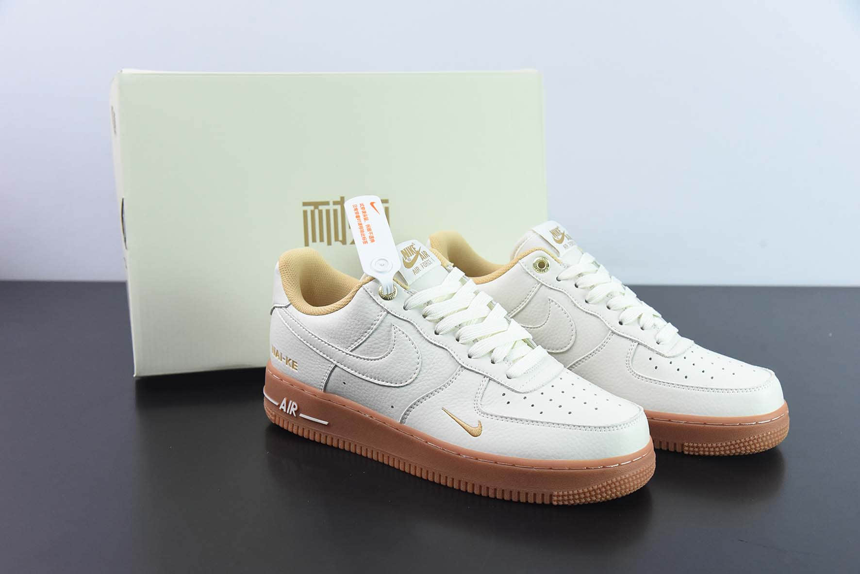 耐克Nike Air Force 1 Low NAI-KE白棕印花生胶空军一号低帮运动休闲板鞋纯原版本 货号:NK0621-988