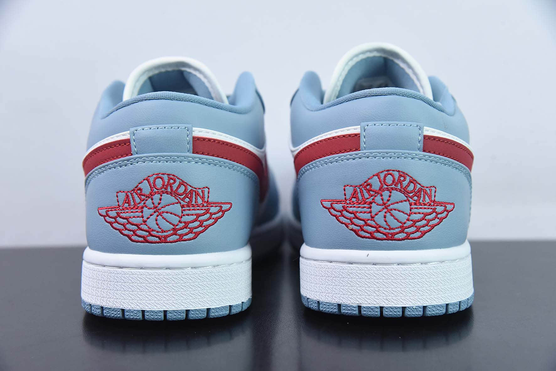 乔丹Air Jordan AJ1 Low 蓝白红低帮复古篮球鞋纯原版本 货号：DC0774-164