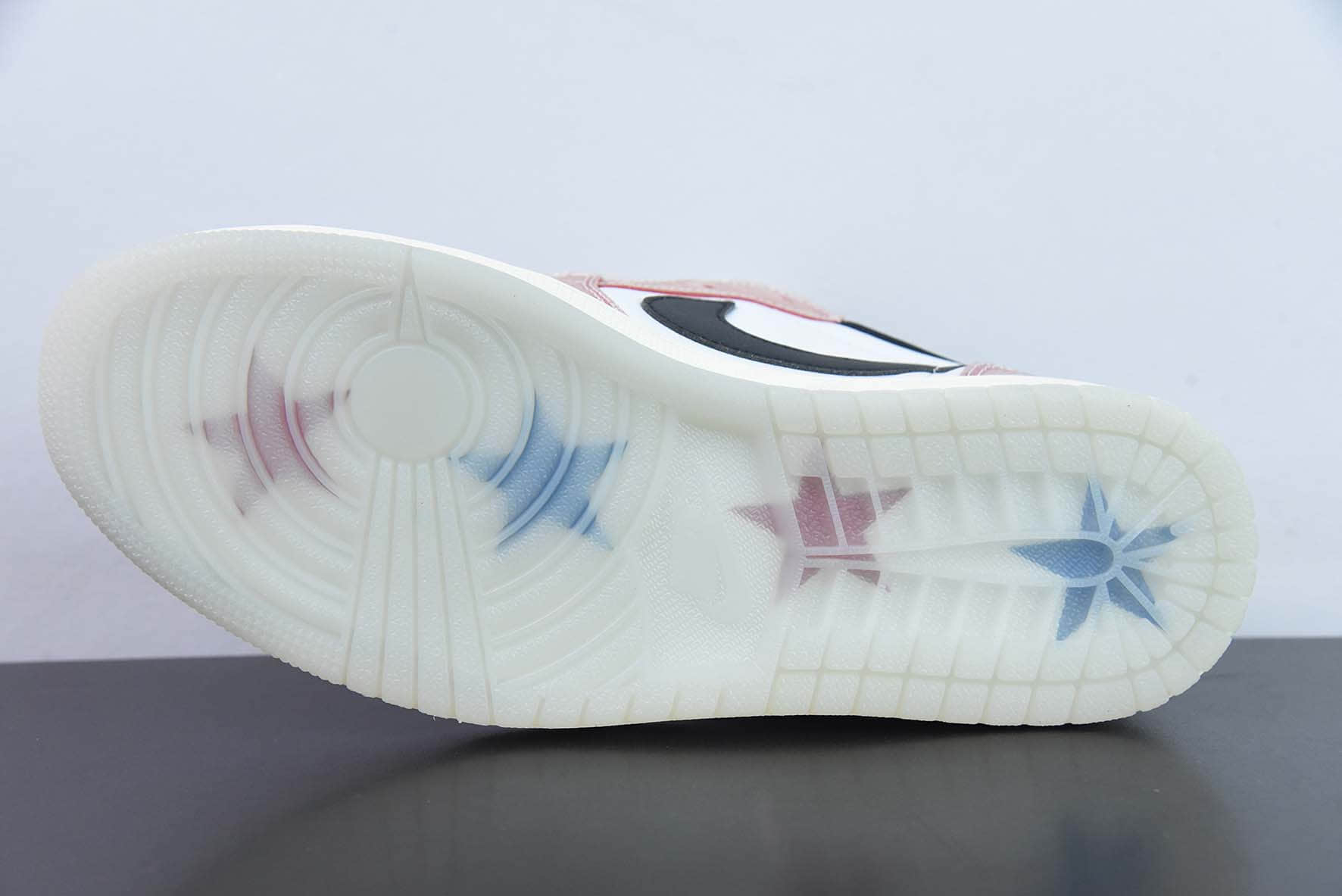 乔丹Air Jordan AJ1 Retro Low OG乔丹之子白红低帮复古篮球鞋纯原版本 货号：FN0432-017 