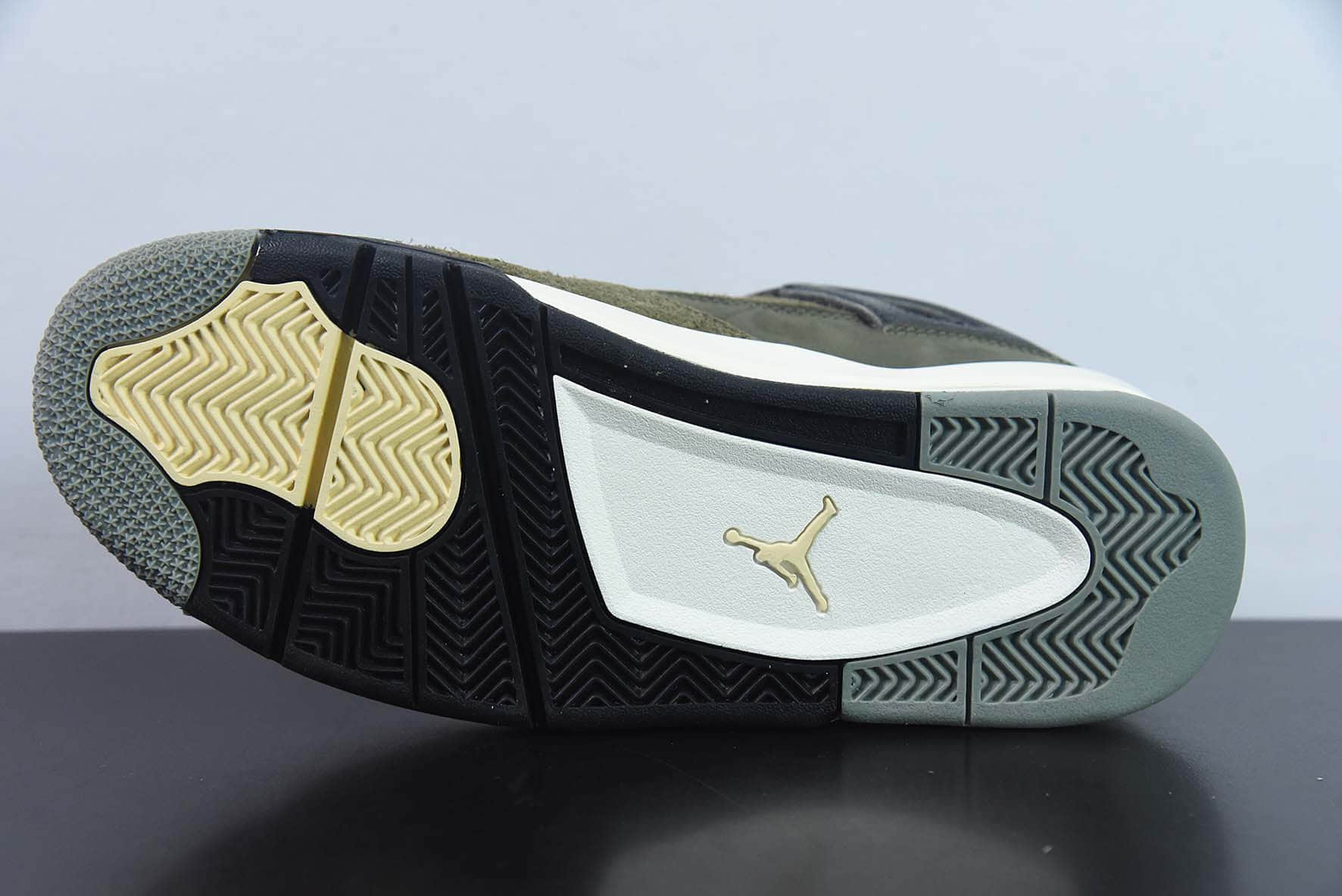 乔丹Air Jordan 4 Olive Canvas AJ4橄榄绿男子文化篮球鞋纯原版本 货号：FB9927-200