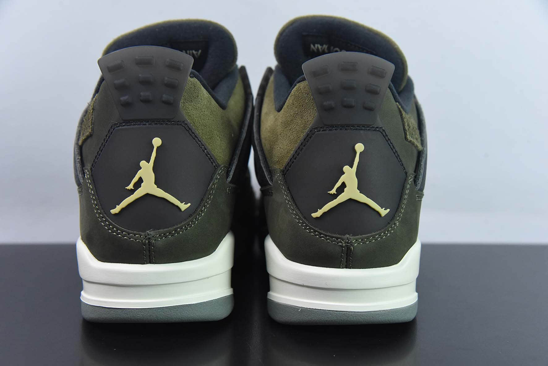 乔丹Air Jordan 4 Olive Canvas AJ4橄榄绿男子文化篮球鞋纯原版本 货号：FB9927-200