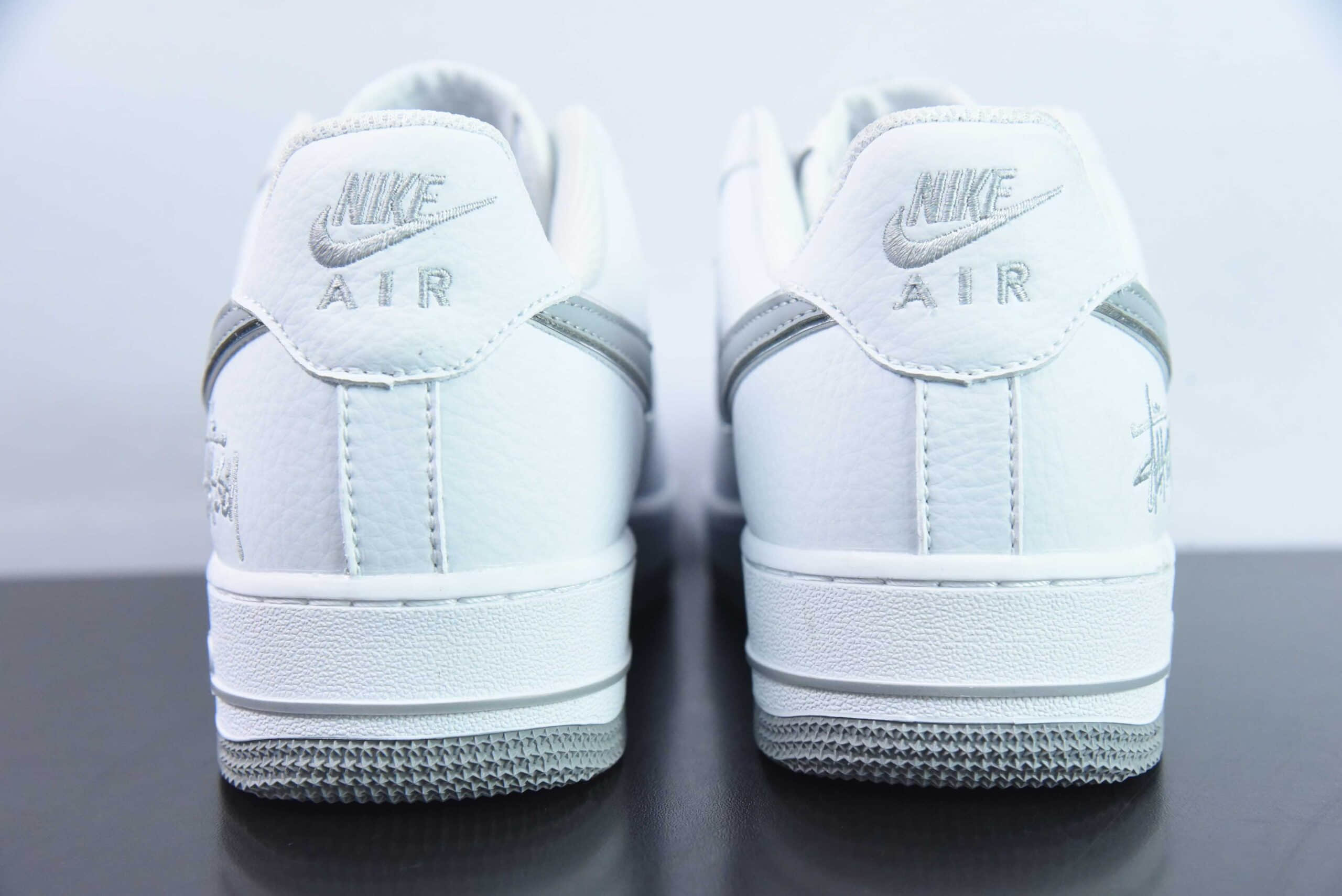 耐克Nike Air Force 1 Low斯图西联名白灰空军一号低帮百搭休闲运动板鞋纯原版本 货号：CW2288-111 