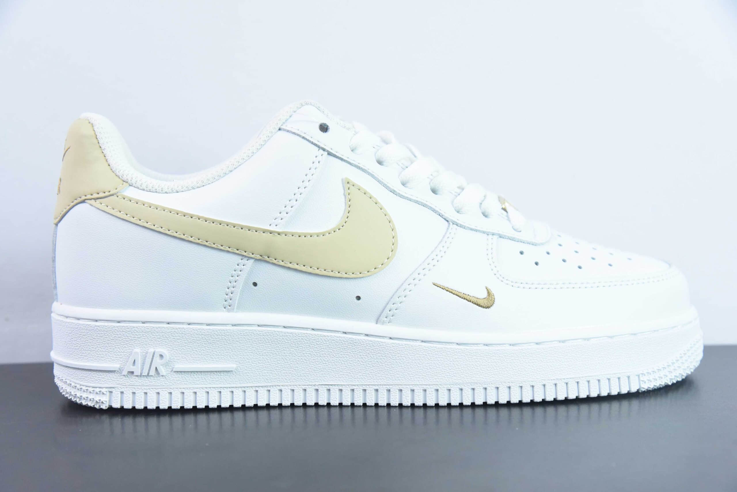 耐克Nike Air Force 1 Low金色小金钩空军一号低帮百搭休闲运动板鞋纯原版本 货号：CZ0270-105 