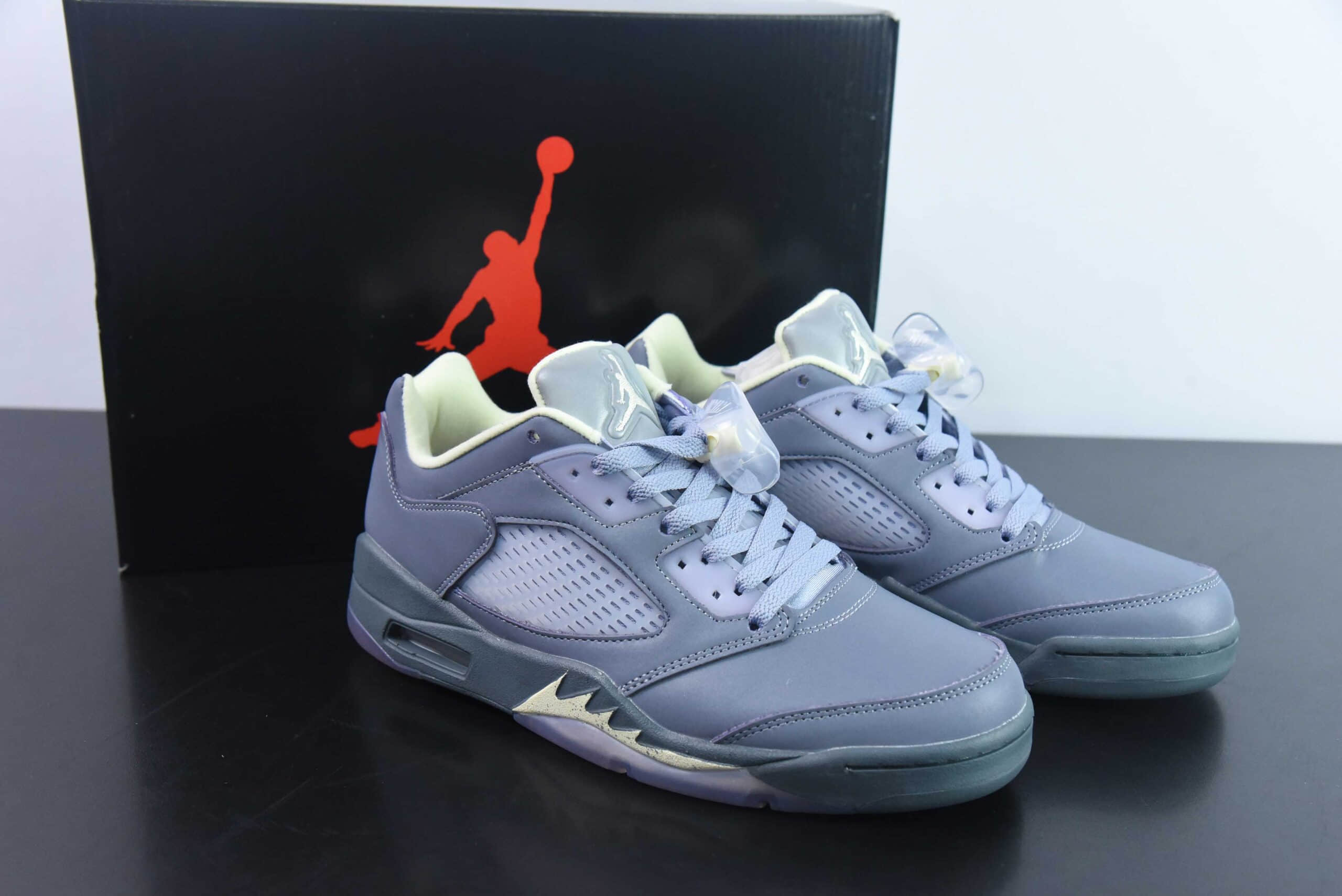 乔丹Air Jordan 5 Retro Low Indigo Haze AJ5灰紫色低帮复古文化篮球鞋纯原版本 货号:FJ4563-500