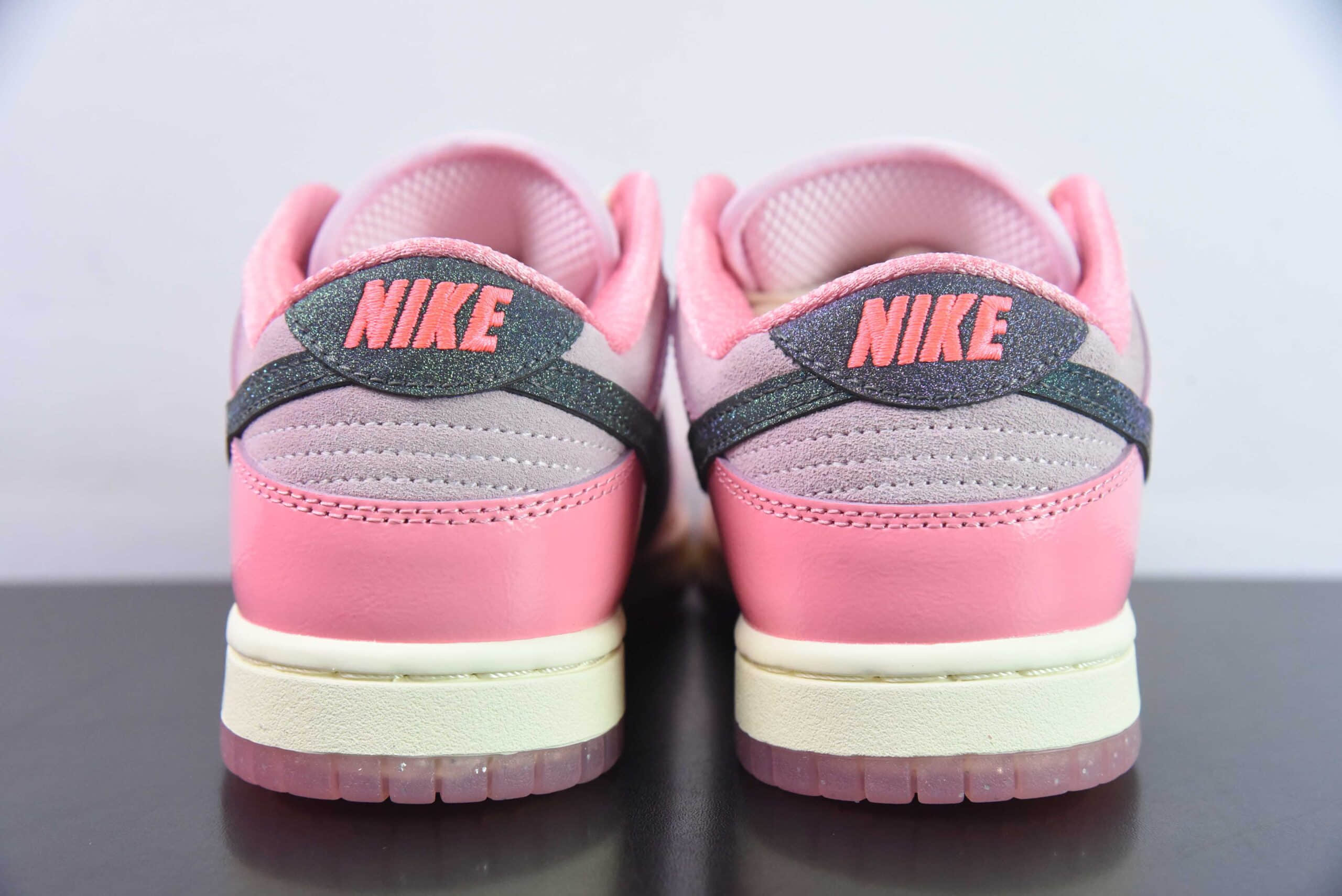 耐克Nike SB Dunk Low “Hot Punch and Pink Foam芭比粉星星印花SB低帮休闲滑板鞋纯原版本 货号:FN8927-621