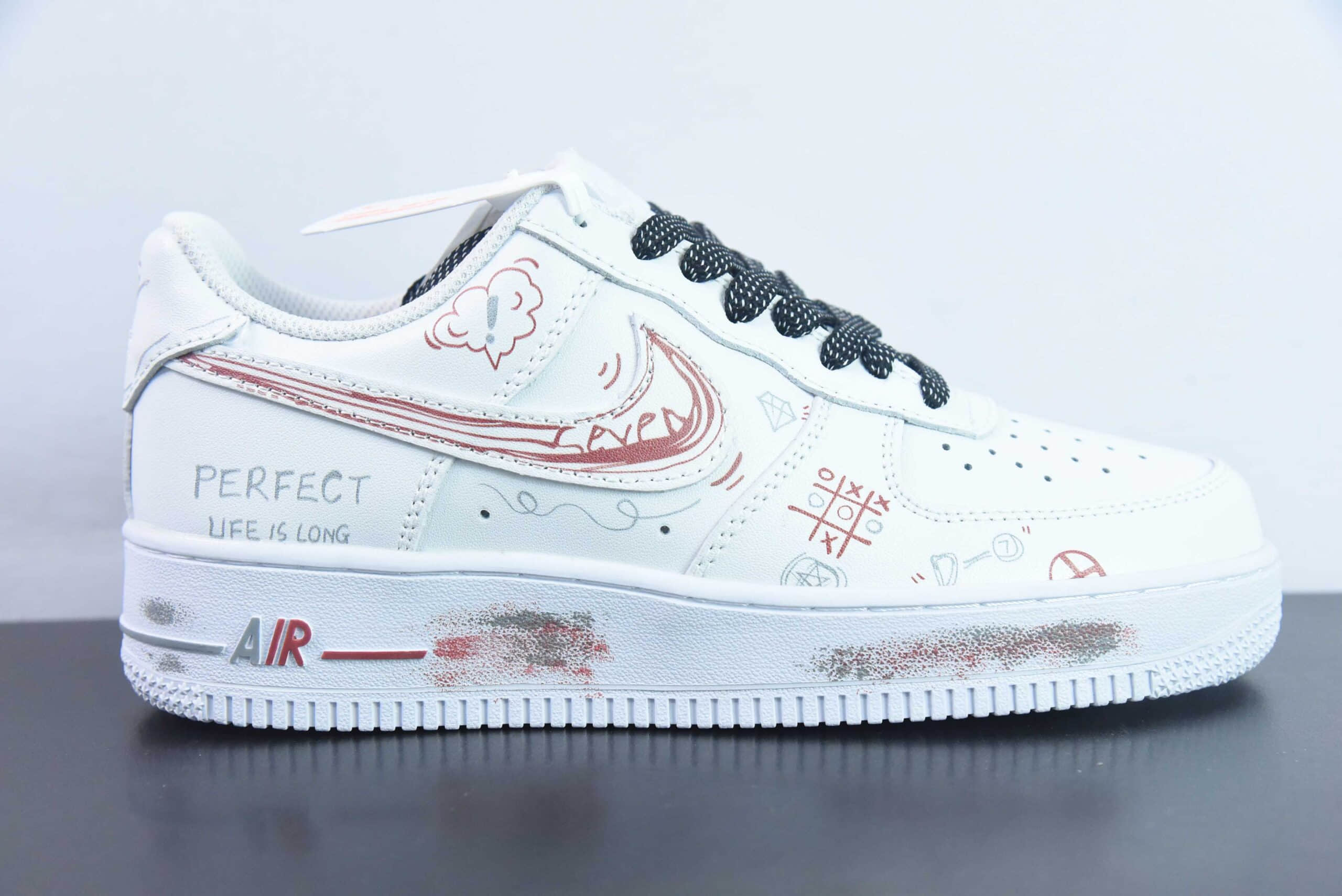 耐克Nike Air Force 1 AF1白红涂鸦空军一号低帮休闲板鞋纯原版本 货号：AM0703-123