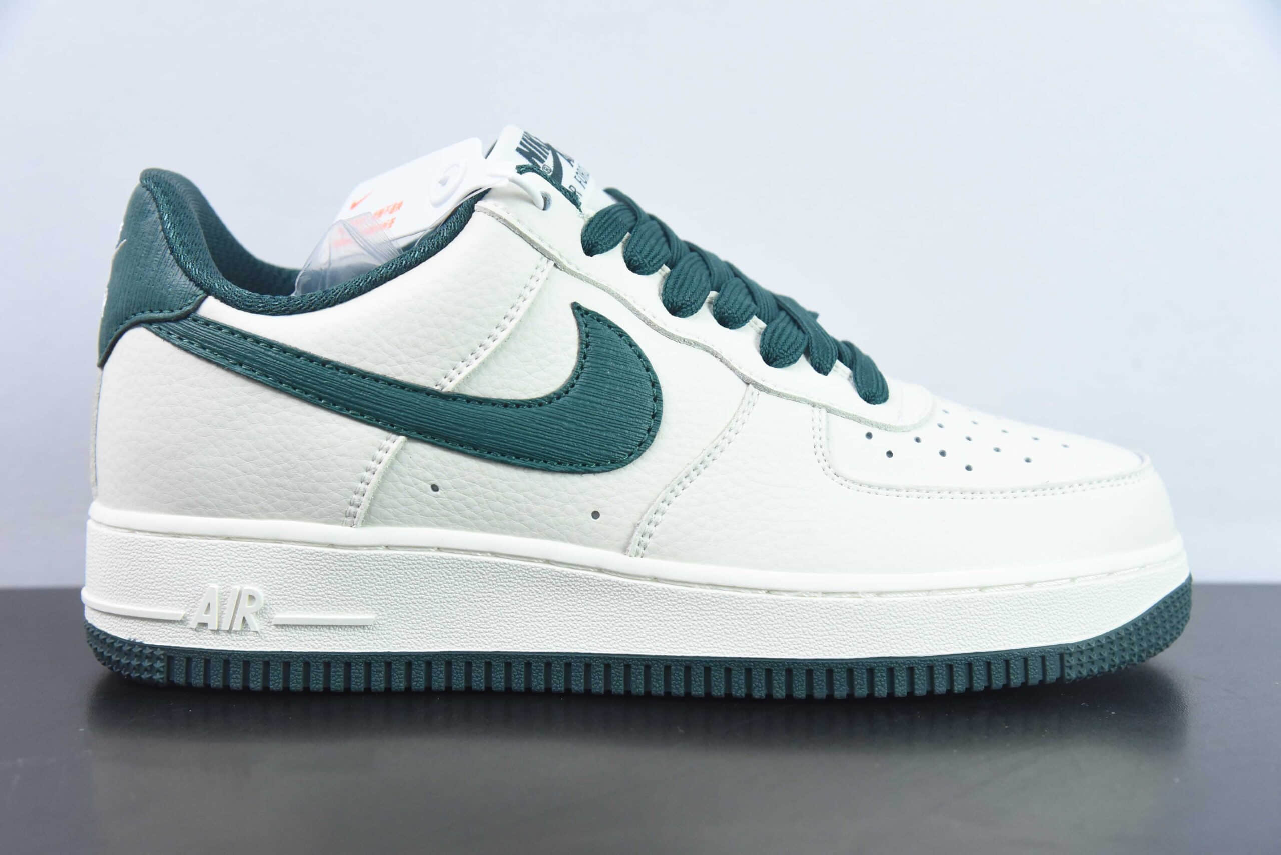 耐克Nike By You Air Force 1'07 Low Retro SP 皮革米白深绿木纹钩子空军一号系列低帮经典百搭休闲运动板鞋纯原版本 货号：PO3699-807