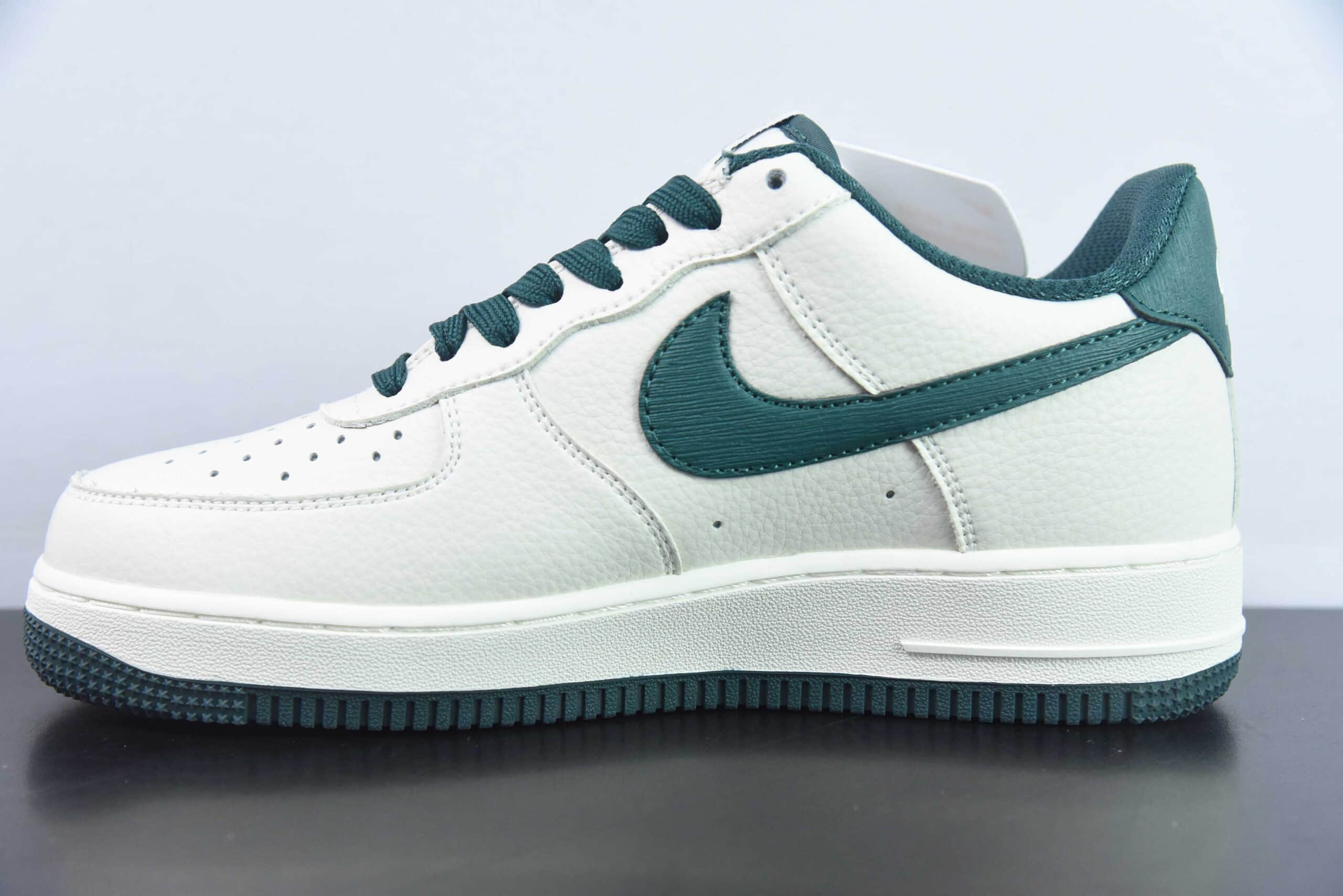 耐克Nike By You Air Force 1'07 Low Retro SP 皮革米白深绿木纹钩子空军一号系列低帮经典百搭休闲运动板鞋纯原版本 货号：PO3699-807