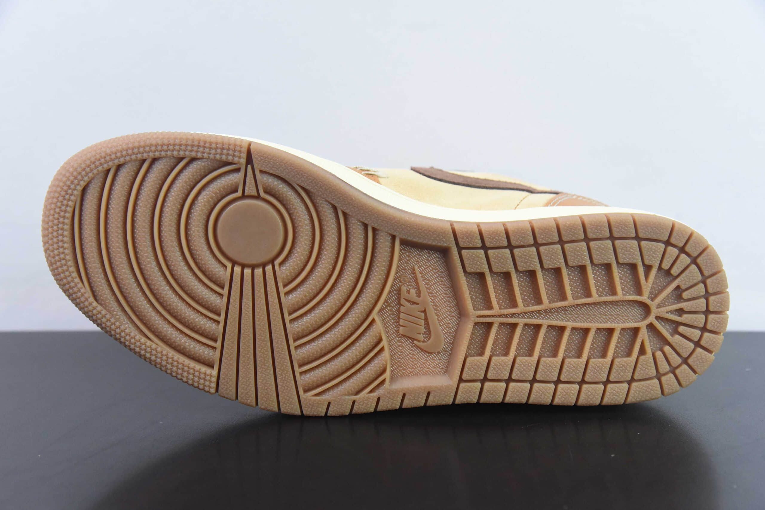 乔丹Air Jordan Zion Williamson x Air Jordan 1 Retro High OG ”Voodoo“AJ1棕色巫毒娃娃锡安高帮篮球鞋纯原版本 货号：DZ7292-100