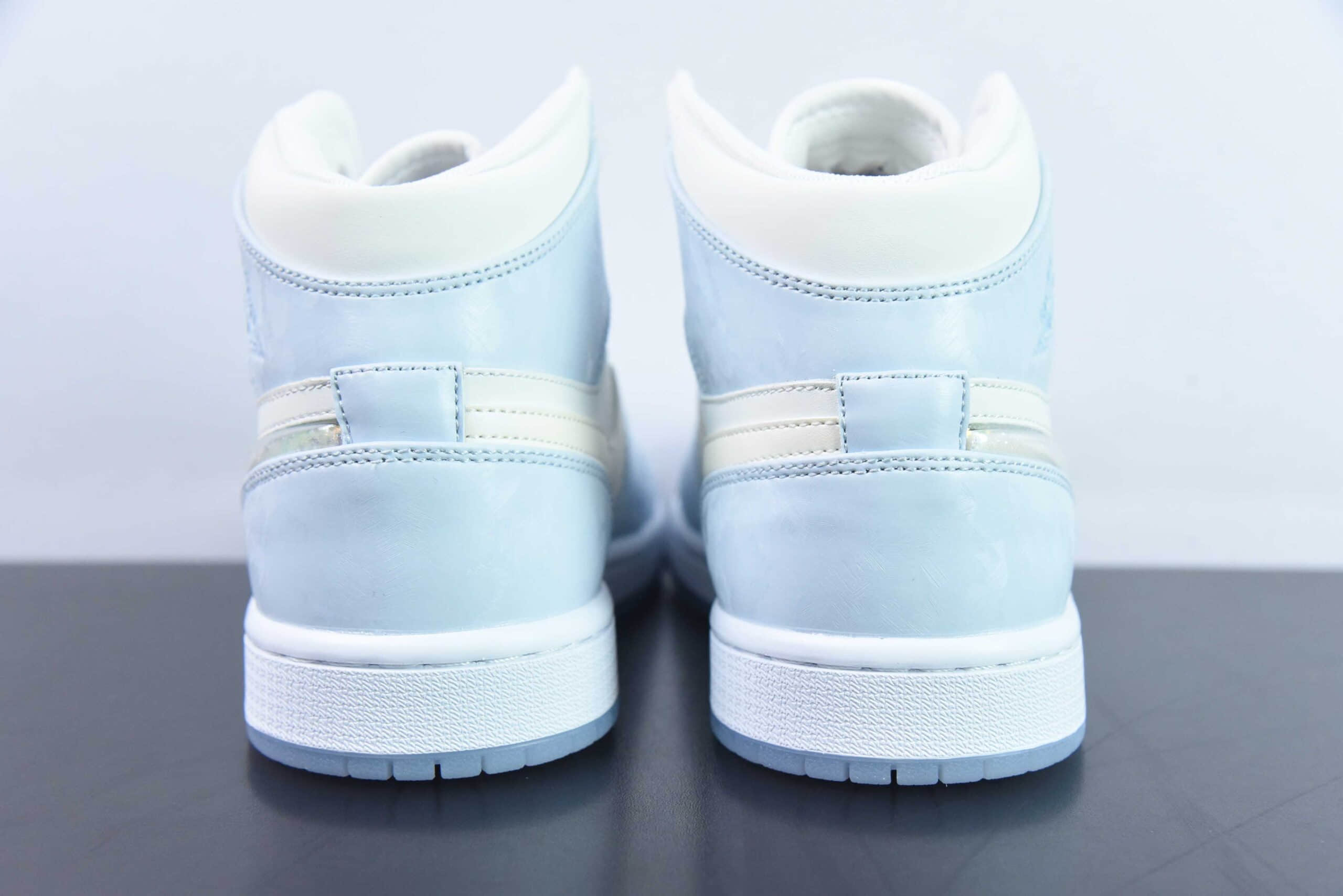 乔丹Air Jordan 1 Mid 银河系少女蓝银中帮女子文化篮球鞋纯原版本 货号：FQ9117-400