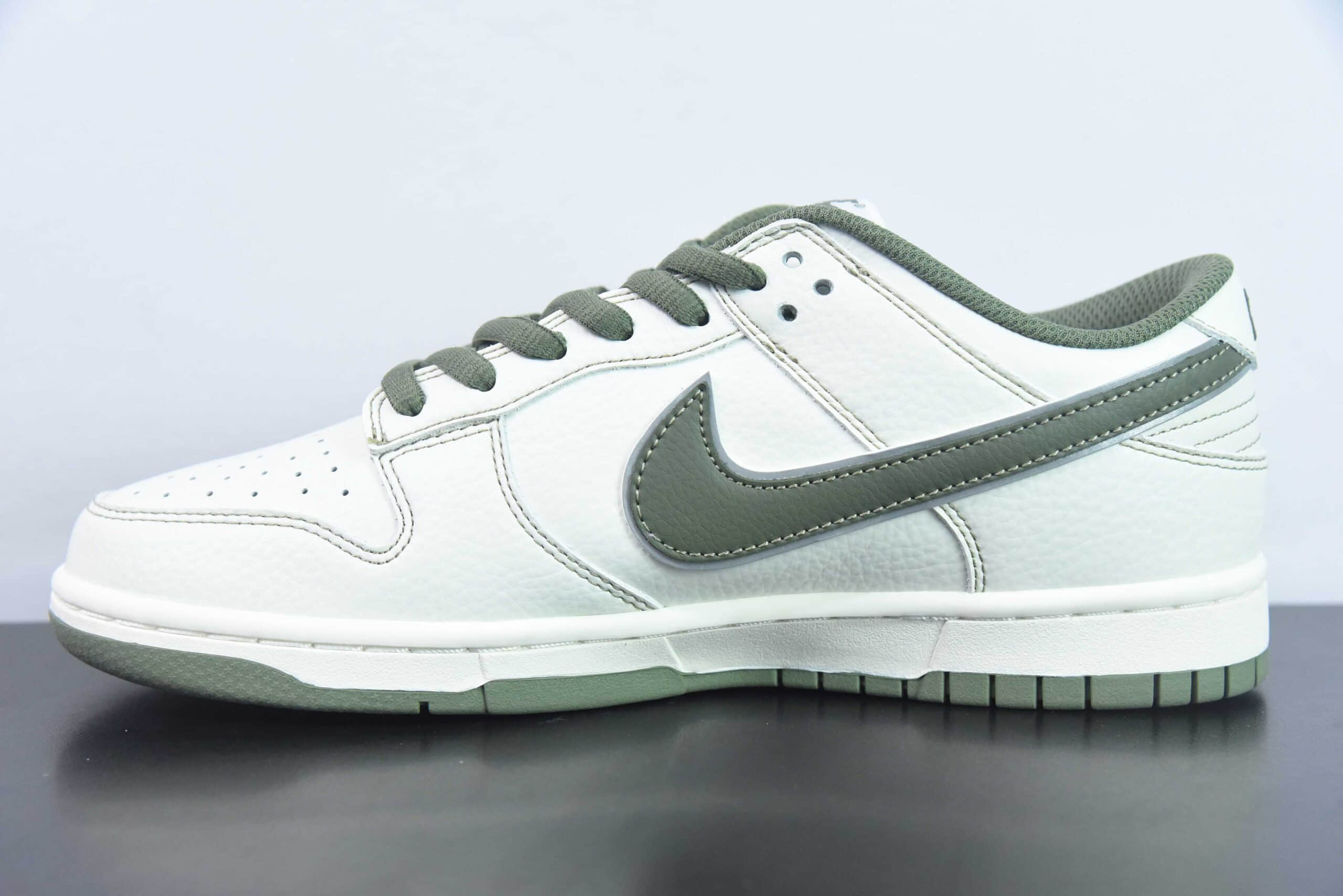 耐克Nike Supreme x Nike Dunk Low米白浅绿低帮休闲滑板鞋纯原版本 货号：RM2308-232