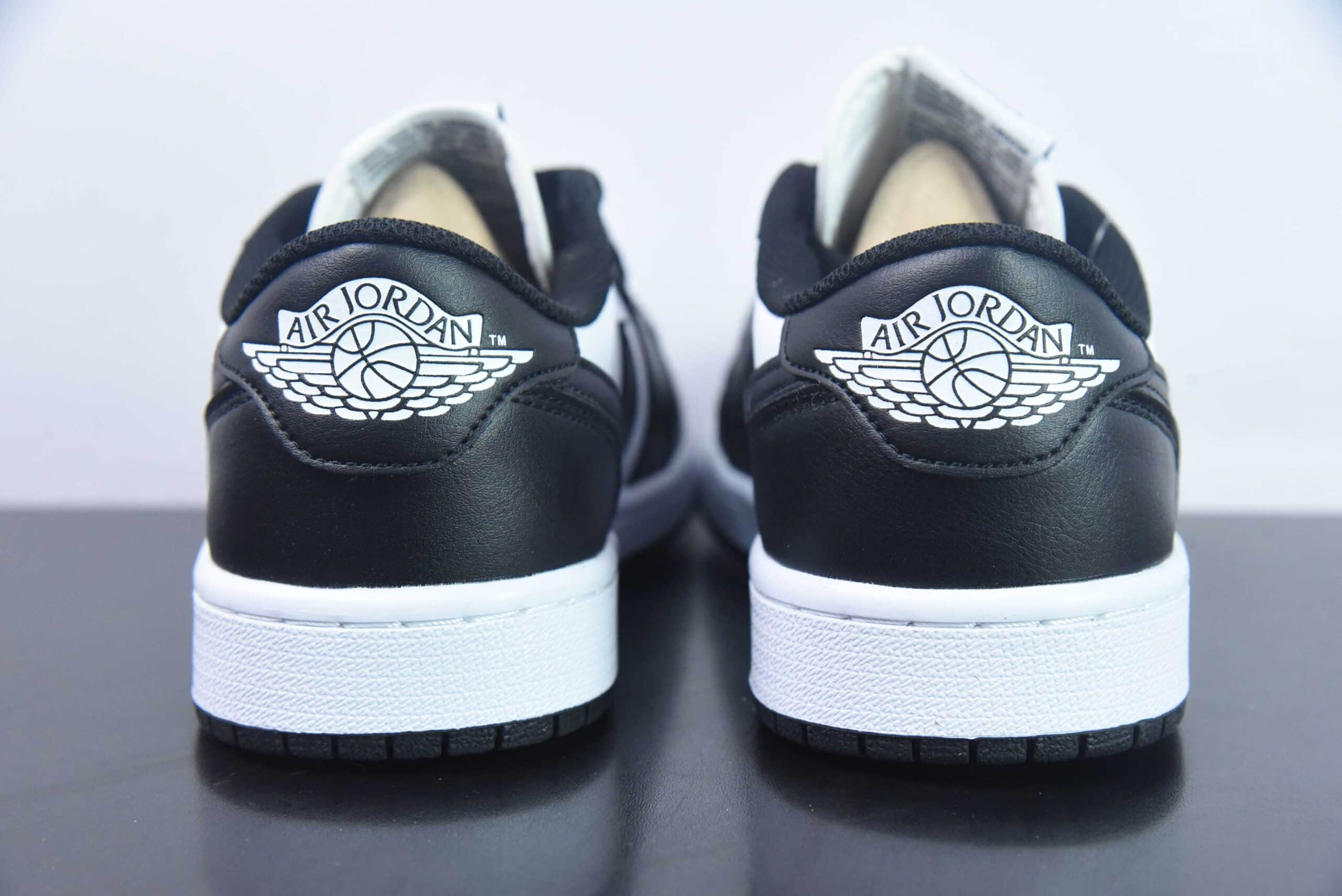 乔丹Air Jordan 1 Retro Low OGBlackWhitePandeAJ1OG黑白熊猫低帮经典复古文化休闲运动篮球鞋纯原版本 货号：CZ0790-110