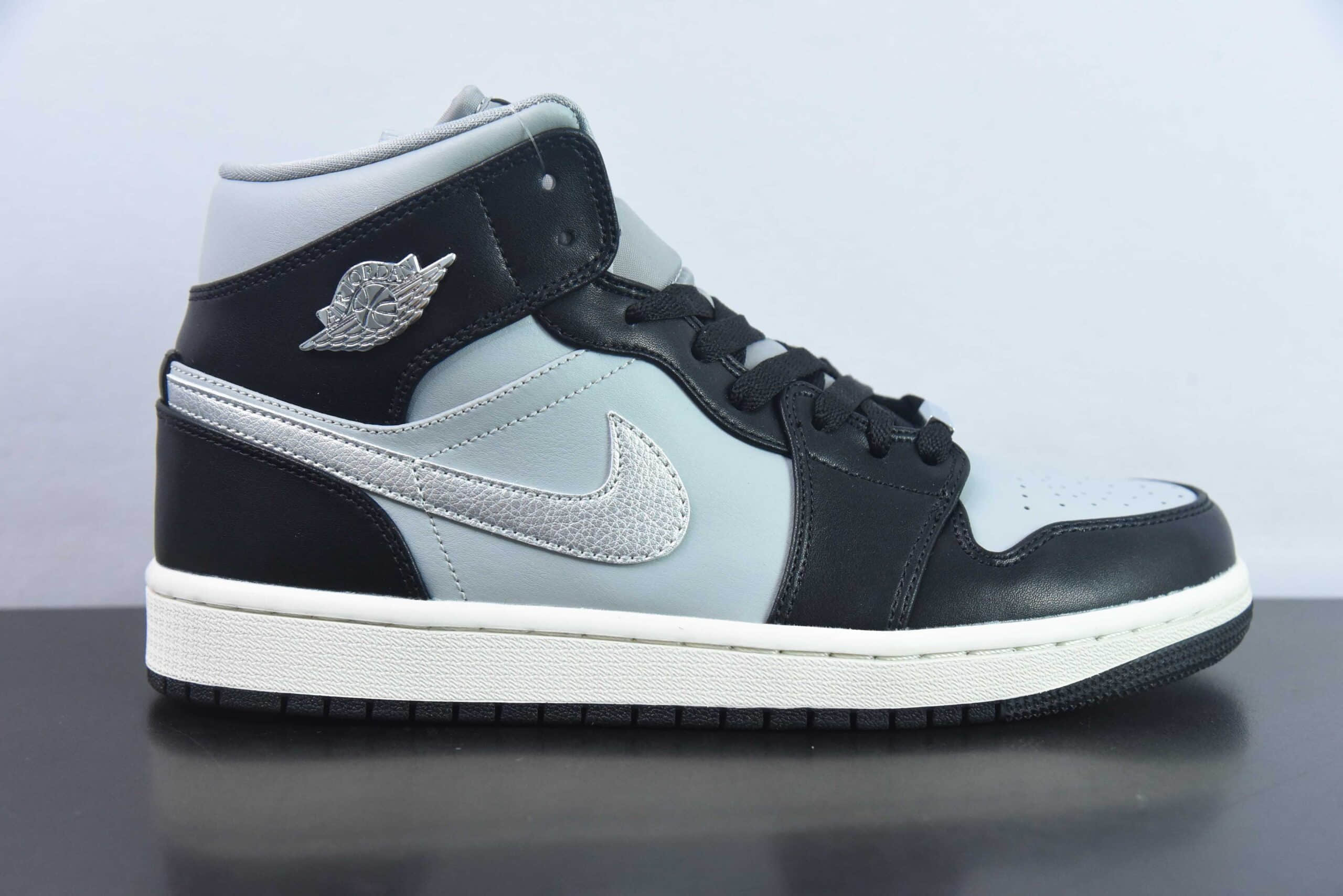乔丹Air Jordan 1 Mid SE Black Chrome AJ1烟熏熊猫中帮篮球鞋纯原版本 货号：FB9892-002