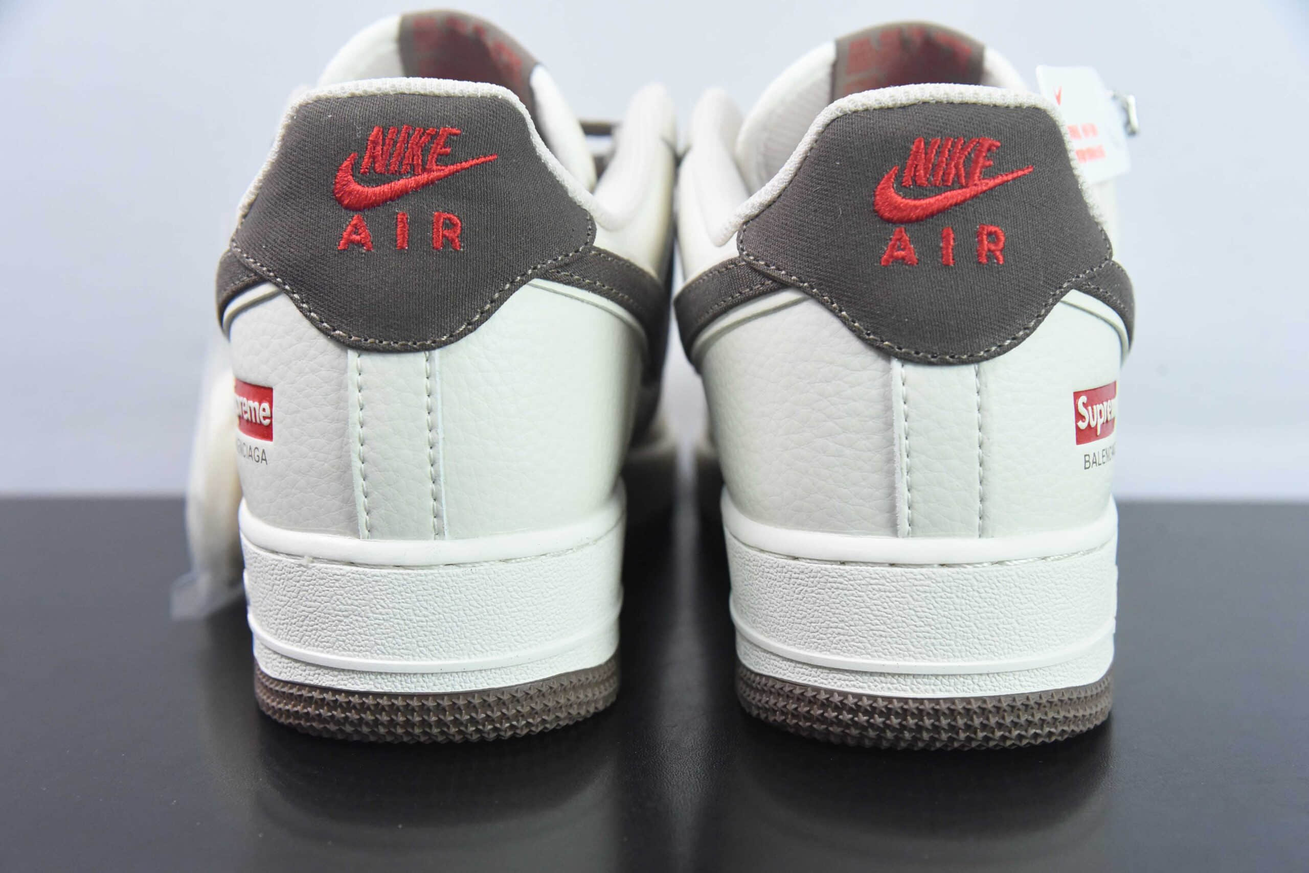 耐克Nike Supreme x Nike Air Force 1‘07 Low联名棕咖空军一号休闲板鞋纯原版本 货号：HD9888-001