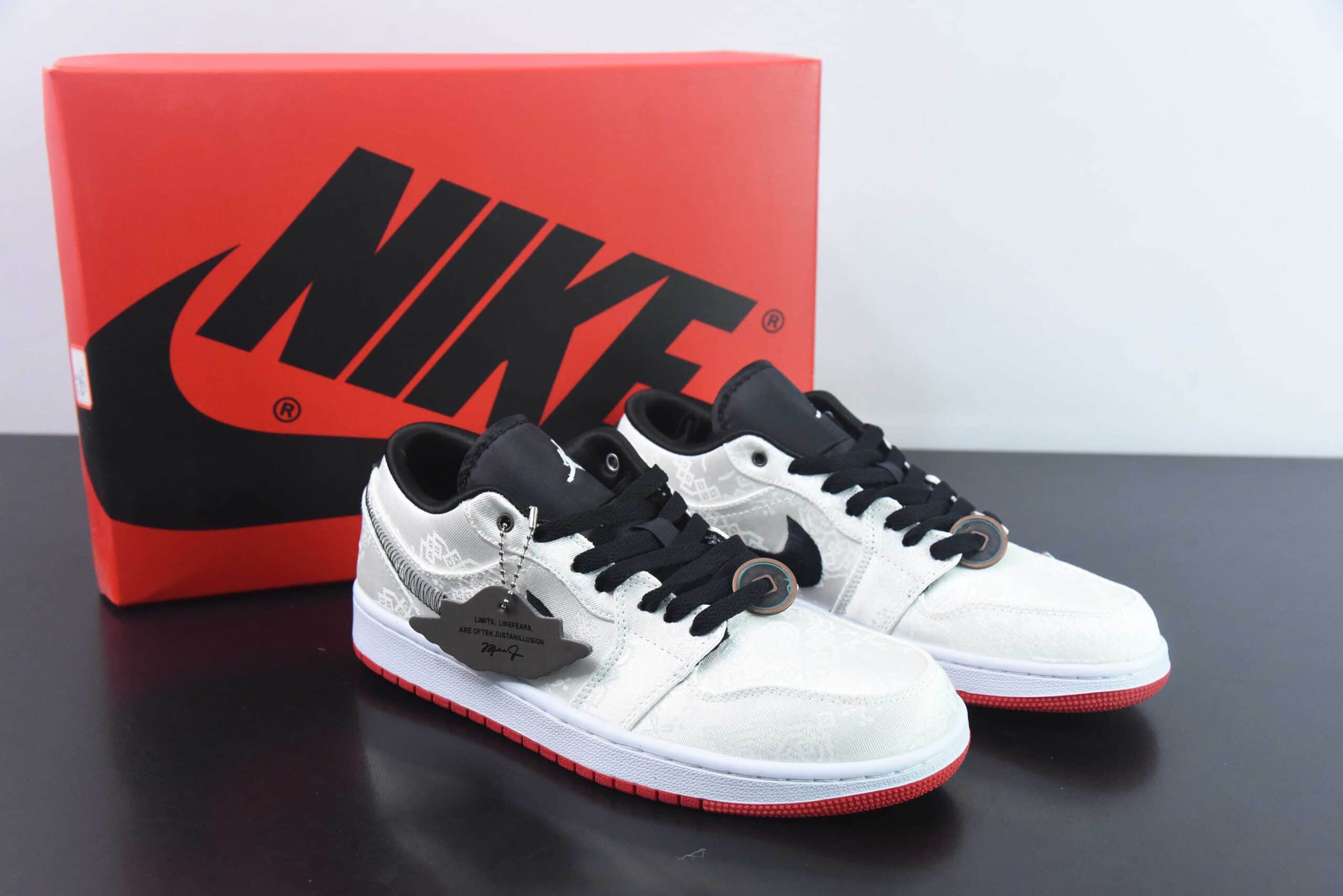 乔丹Air Jordan CLOT x Air Jordan 1 Low Fearles AJ1 白丝绸低帮文化休闲板鞋纯原版本 货号：CU2804-100
