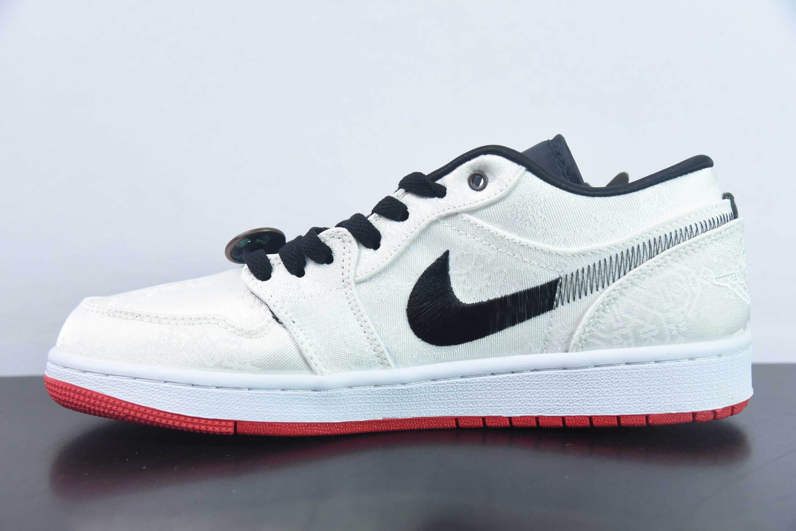 乔丹Air Jordan CLOT x Air Jordan 1 Low Fearles AJ1 白丝绸低帮文化休闲板鞋纯原版本 货号：CU2804-100