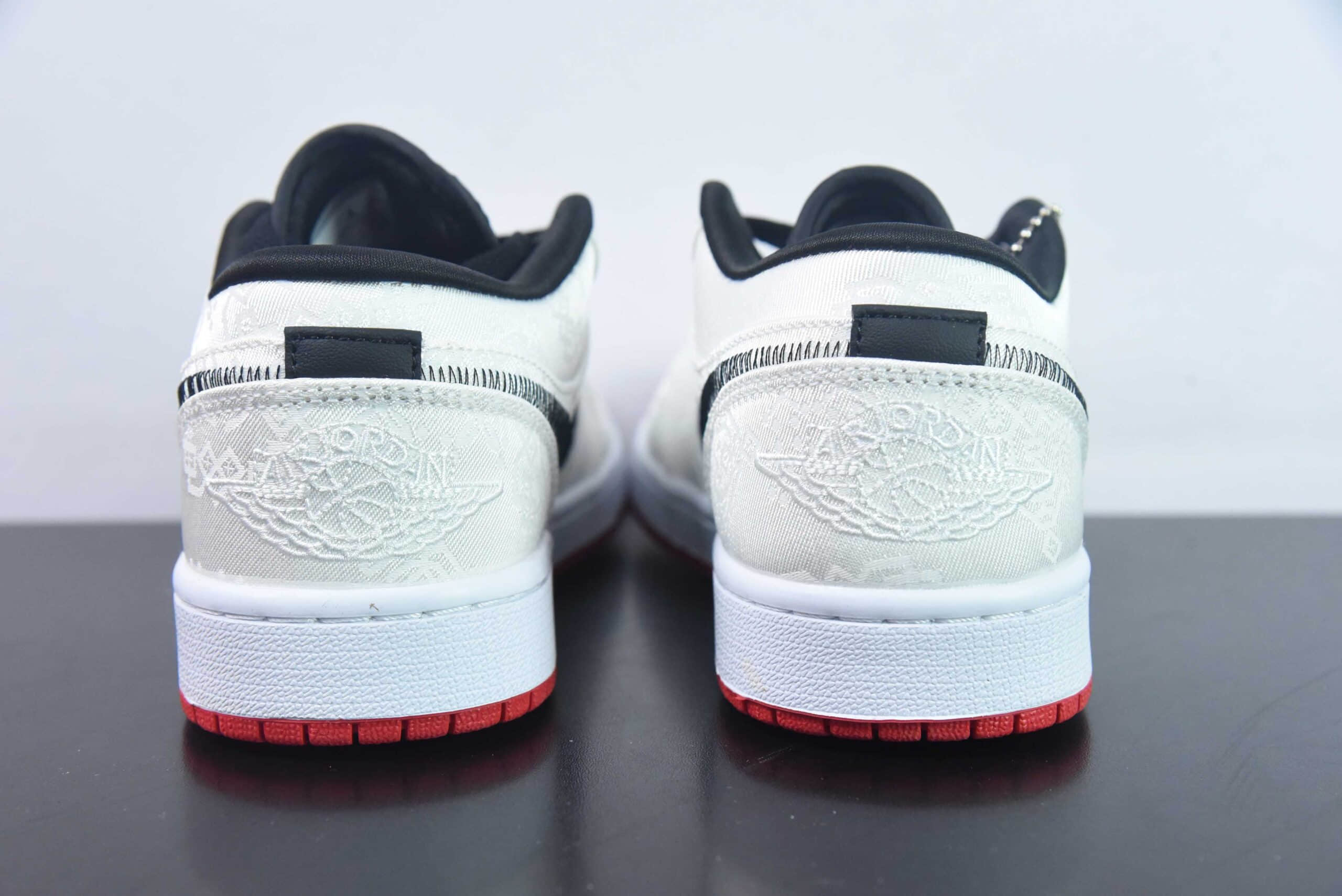乔丹Air Jordan CLOT x Air Jordan 1 Low Fearles AJ1 白丝绸低帮文化休闲板鞋纯原版本 货号：CU2804-100