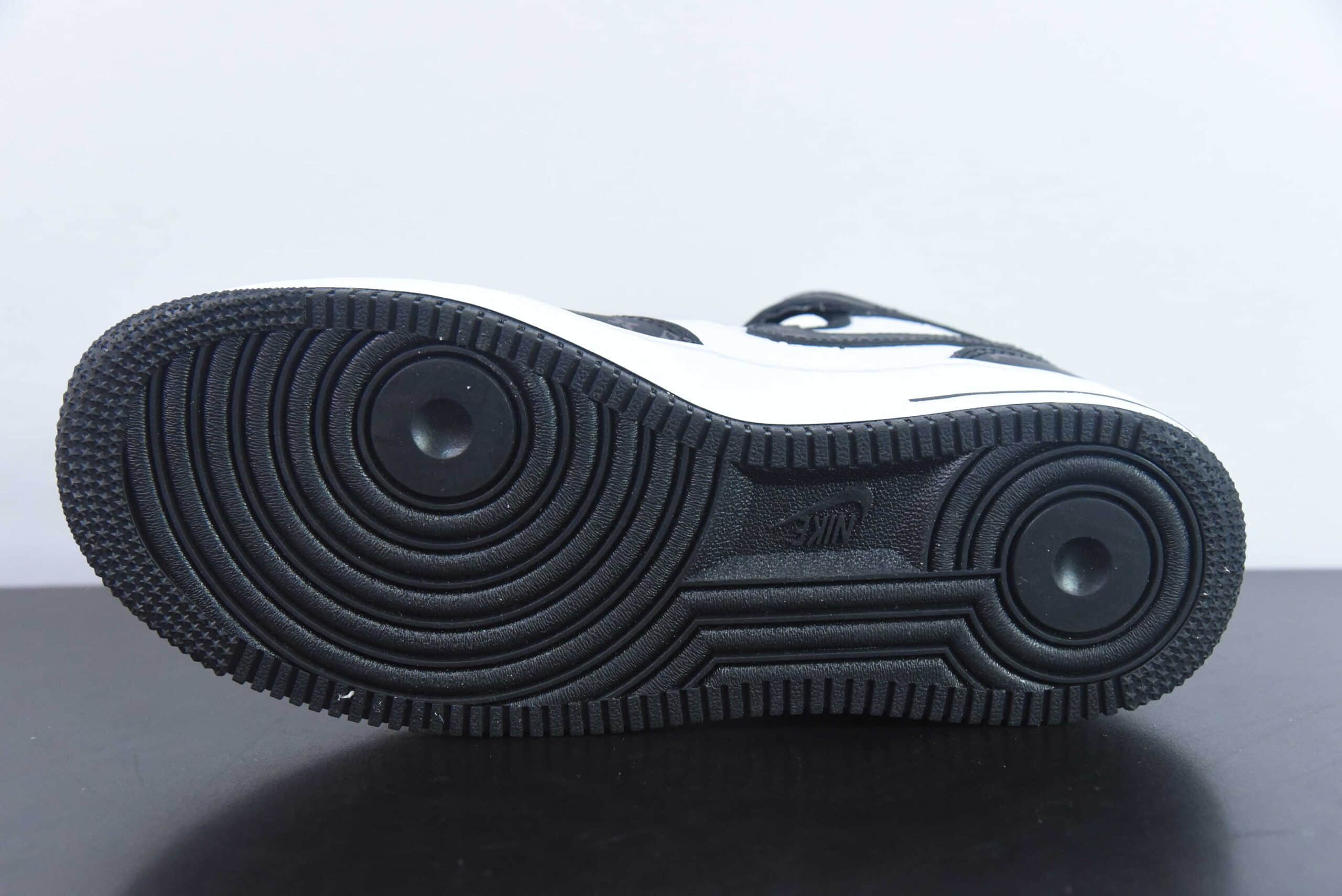 耐克NIke Air Force 1 '07 Low “LV联名白黑印花”空军一号中帮休闲板鞋纯原版本 货号：DV0688-400