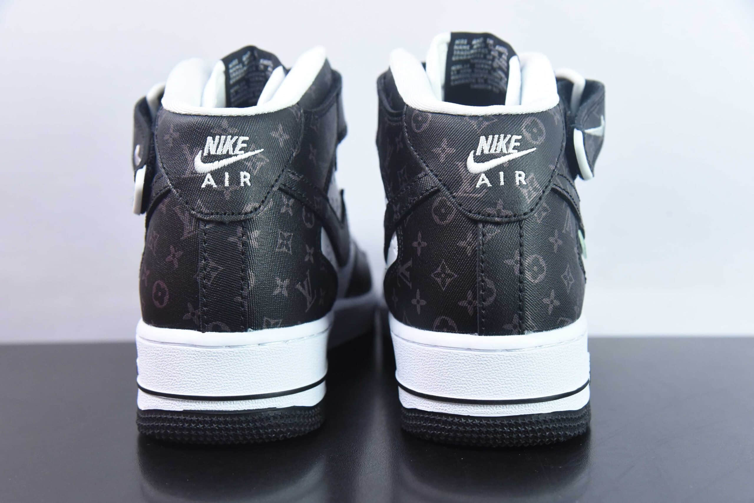 耐克NIke Air Force 1 '07 Low “LV联名白黑印花”空军一号中帮休闲板鞋纯原版本 货号：DV0688-400