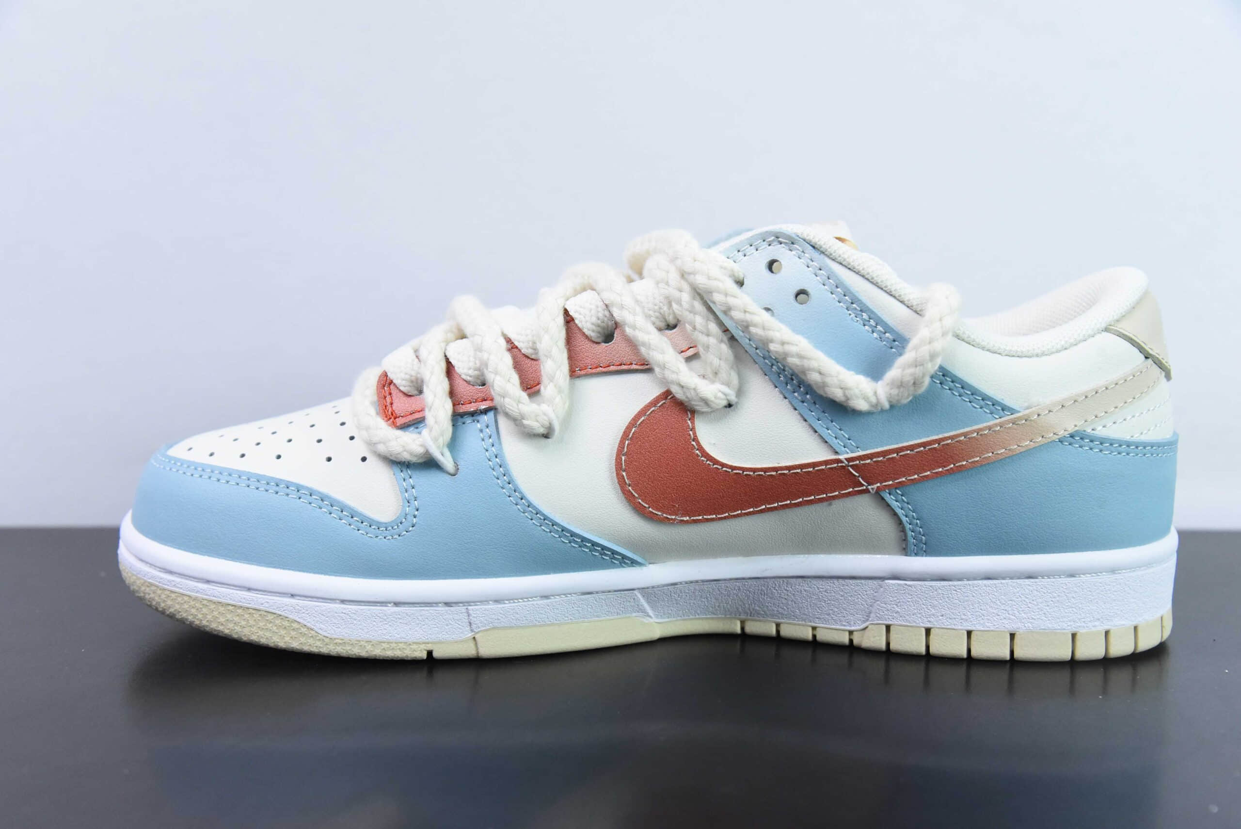 耐克Nike Dunk Low 复古海岸蓝白棕街头经典百搭 SB绑带低帮休闲板鞋纯原版本 货号:DV0831-003