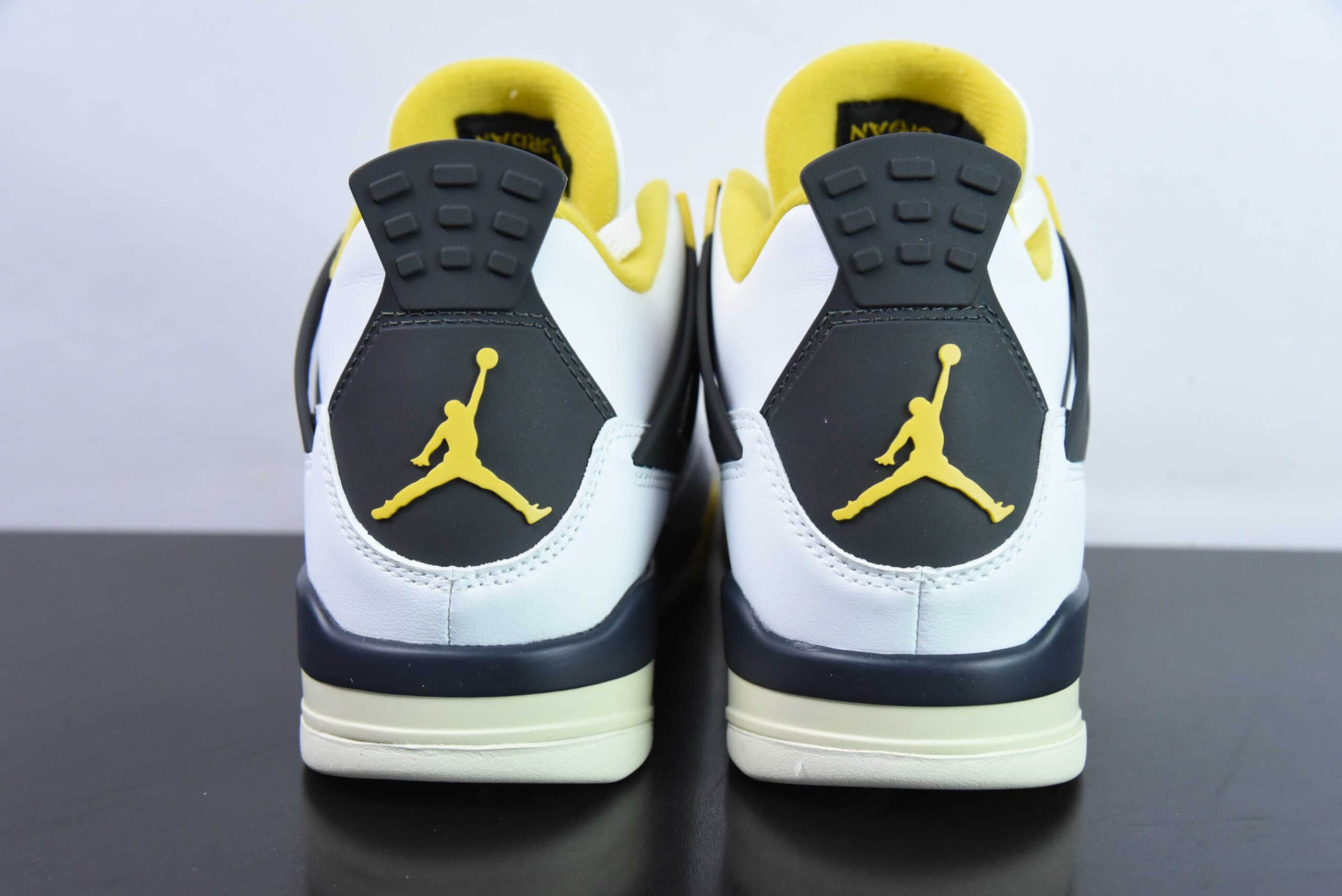 乔丹Air Jordan 4 Military Blue AJ4白黄雷公男子文化篮球鞋纯原版本 货号：AQ9129-101 