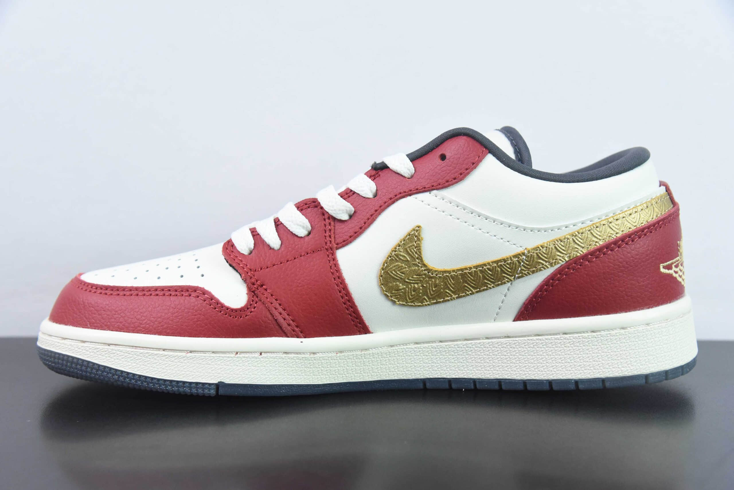 乔丹Jordan 1 Low Year of the Dragon AJ1龙年限定白红文化休闲板鞋纯原版本 货号：FJ5735-100