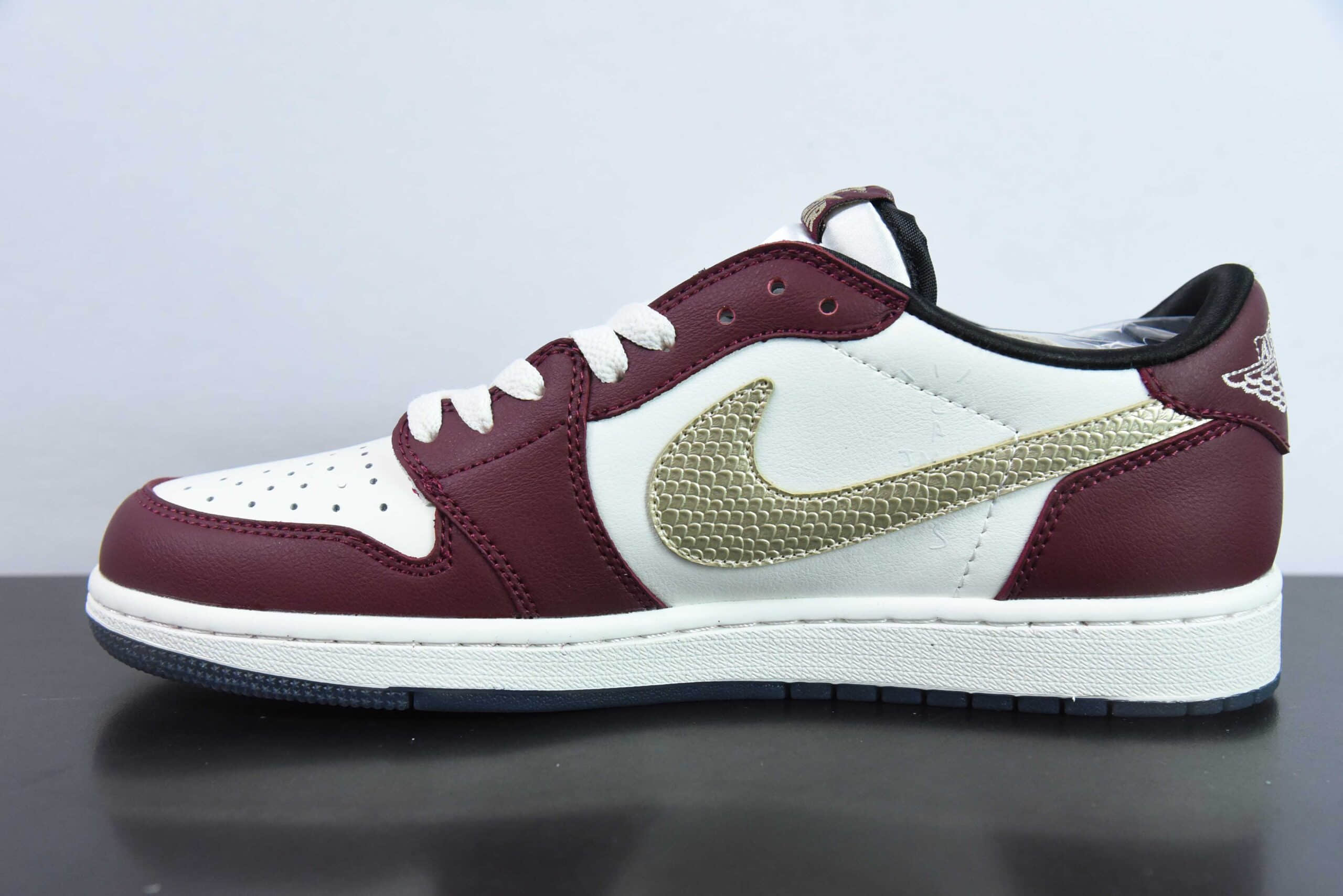 乔丹Air Jordan Travis Scott x Air Jordan 1 Low OG Reverse Mocha TS联名龙年限定红金倒钩低帮复古篮球鞋纯原版本 货号:FJ5735-100