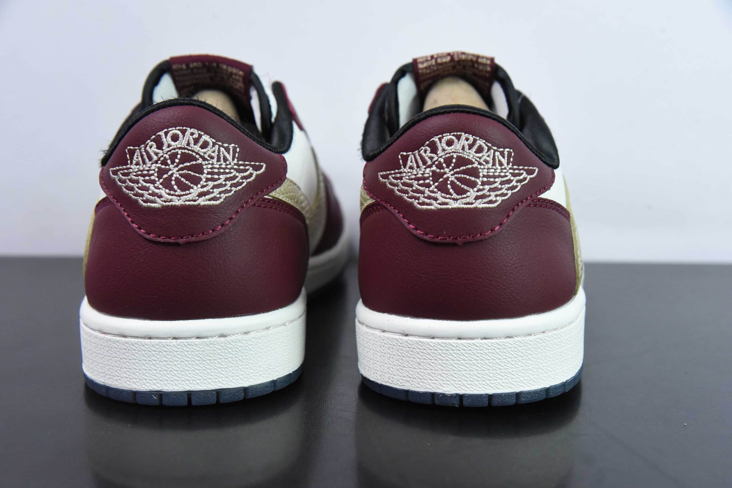 乔丹Air Jordan Travis Scott x Air Jordan 1 Low OG Reverse Mocha TS联名龙年限定红金倒钩低帮复古篮球鞋纯原版本 货号:FJ5735-100