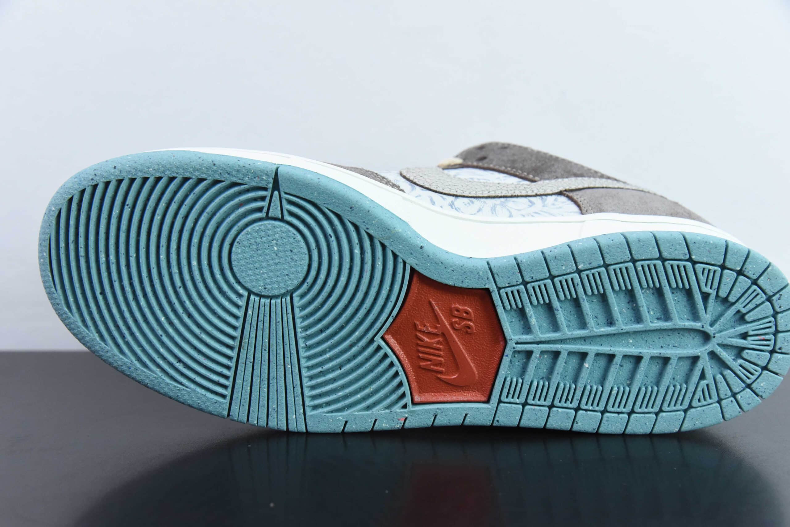 耐克Nike SB Dunk Low Big Money Savin 浮雕棕灰SB低帮休闲板鞋纯原版本 货号：FZ3129-200 