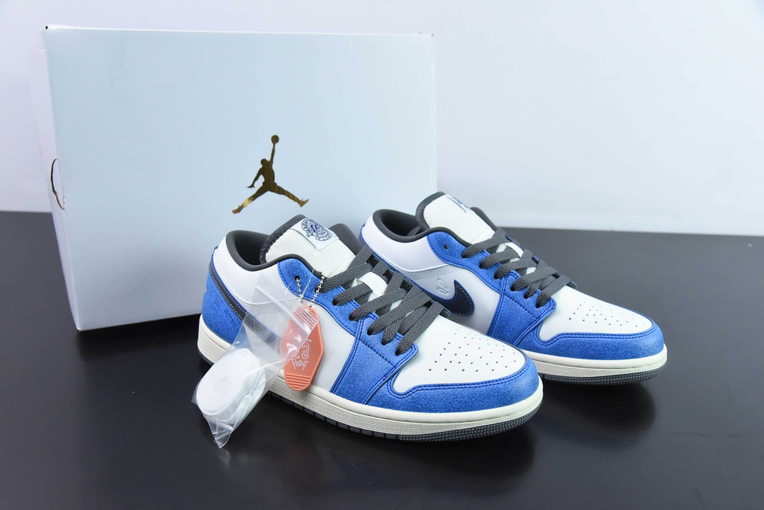 乔丹Air Jordan 1 Low Flight Vintage AJ1做旧白蓝低帮复古文化篮球鞋纯原版本 货号：FV8439-104 