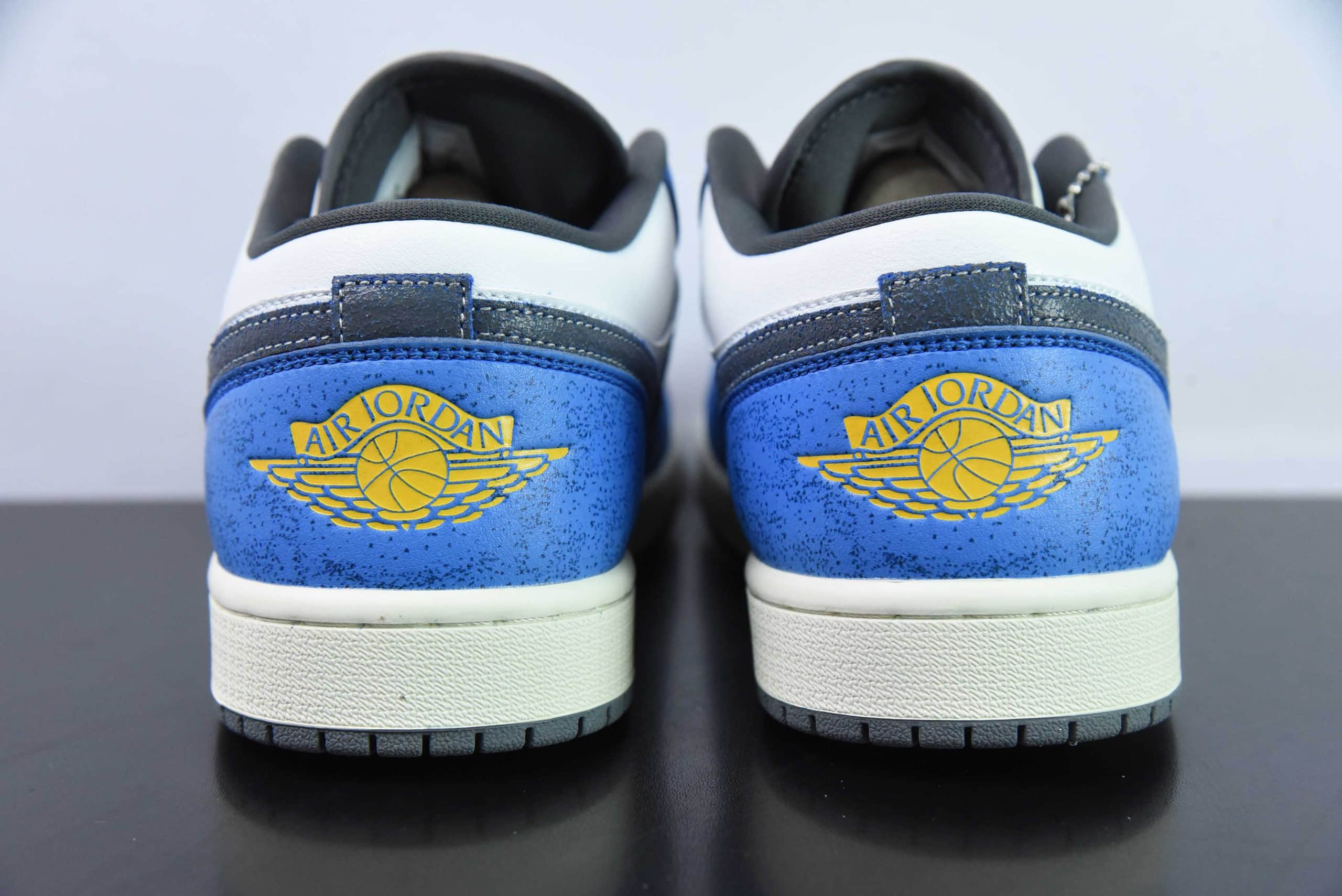 乔丹Air Jordan 1 Low Flight Vintage AJ1做旧白蓝低帮复古文化篮球鞋纯原版本 货号：FV8439-104 