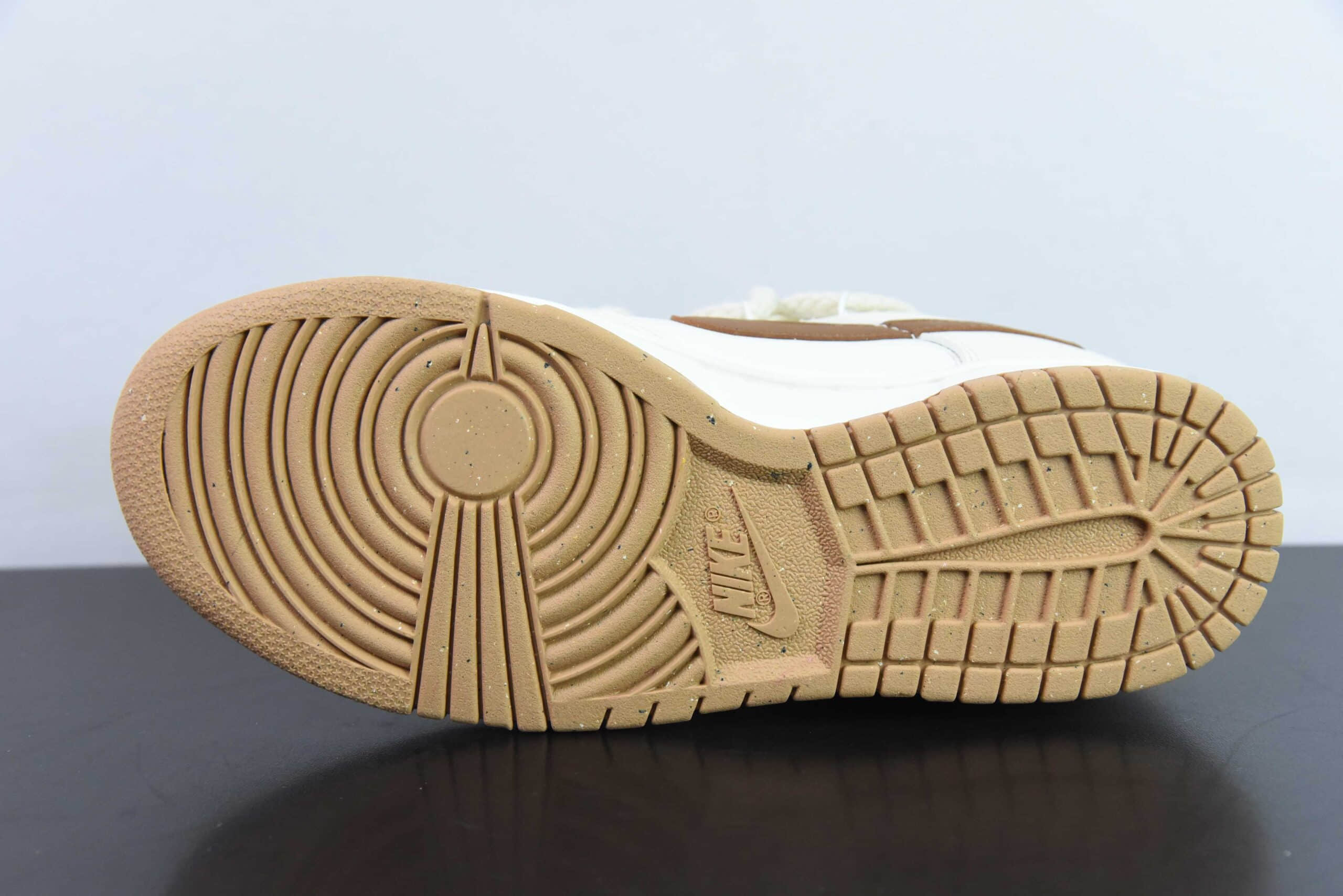 耐克Nike Dunk Low 豆乳熊仔美拉德棕米SB低帮休闲滑板鞋纯原版本 货号：DD1873-200 