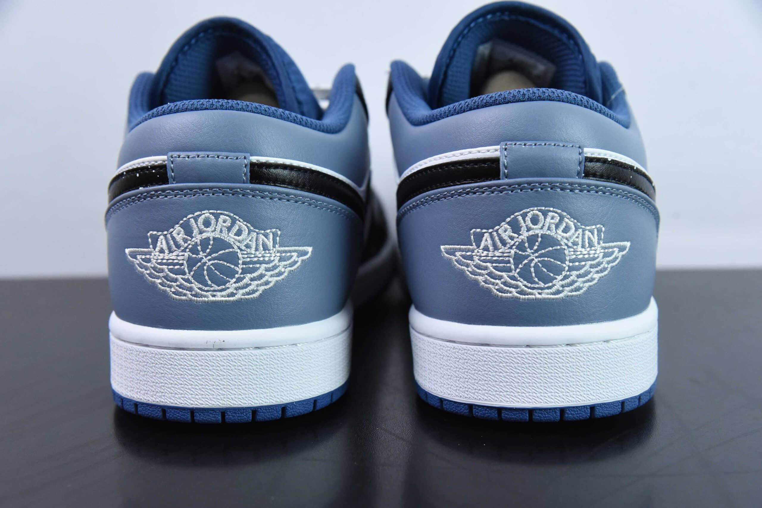 乔丹Jordan Air Jordan 1 Low “White Black”AJ1午夜星空海军蓝黑白蓝防滑耐磨减震低帮复古百搭文化篮球鞋纯原版本 货号：553558-414 